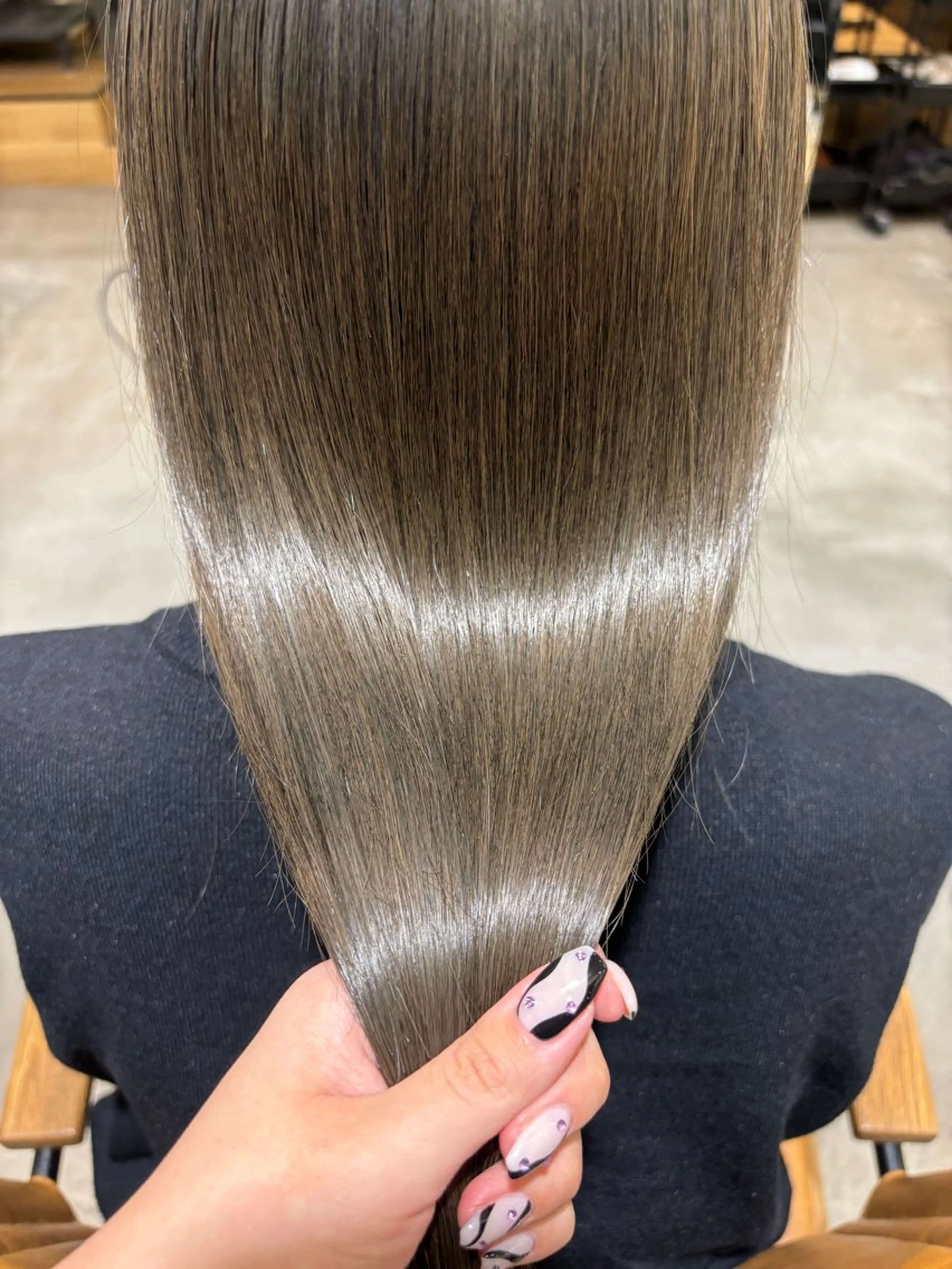 ロング カラー 透明感カラー グレージュ オリーブグレージュ オリーブグレー ヘアカラー 小木曽 里華のヘアスタイル