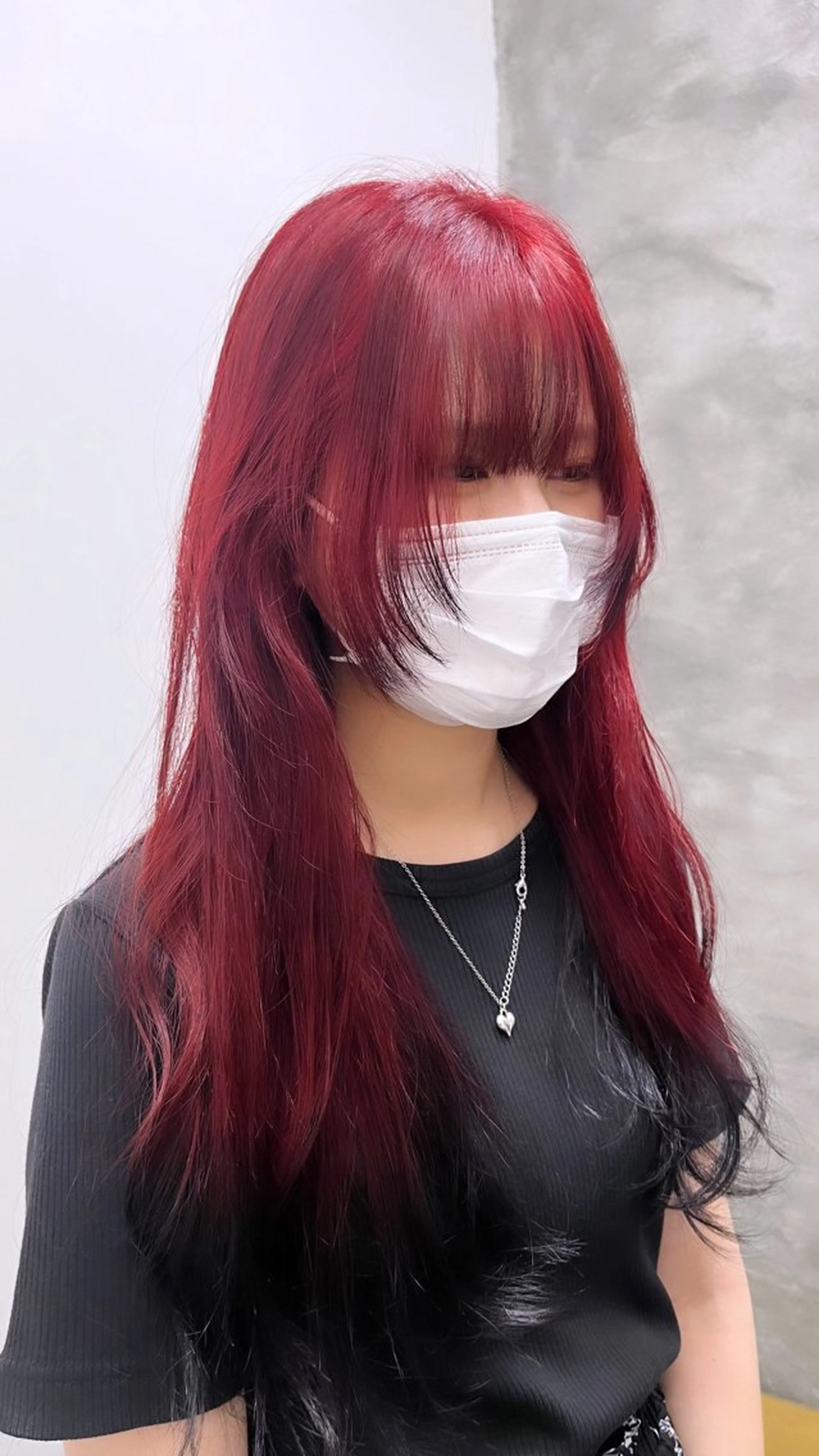 ロング カラー 黒髪 ブリーチ デザインカラー レッドカラー ルプラボウ 永友愛梨 /韓国/ダメージレスのヘアスタイル