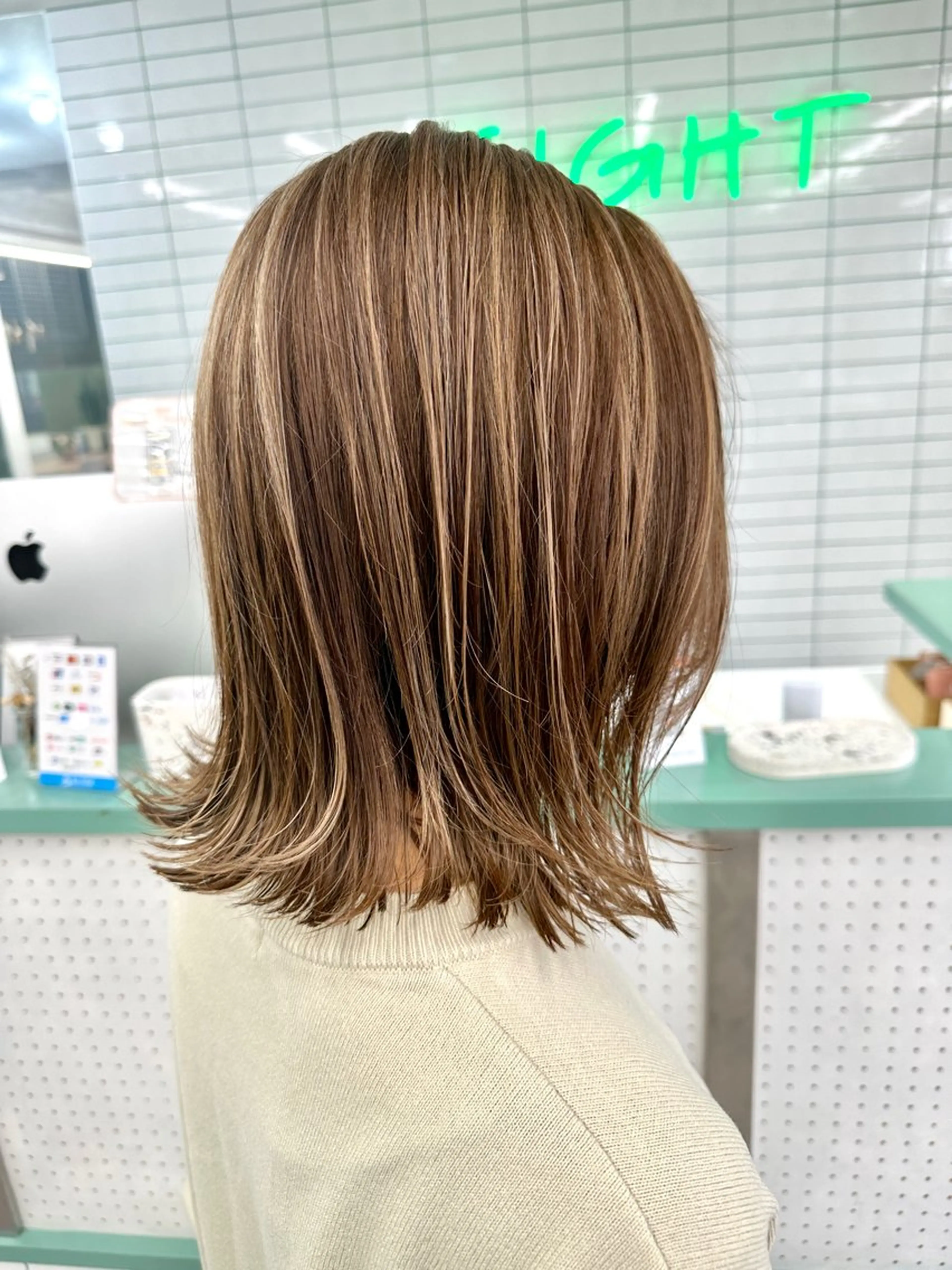 ミディアム ハイライト カット ヘアカラー トリートメント 💚透明感カラー💚 ♻️本間♻️のヘアスタイル