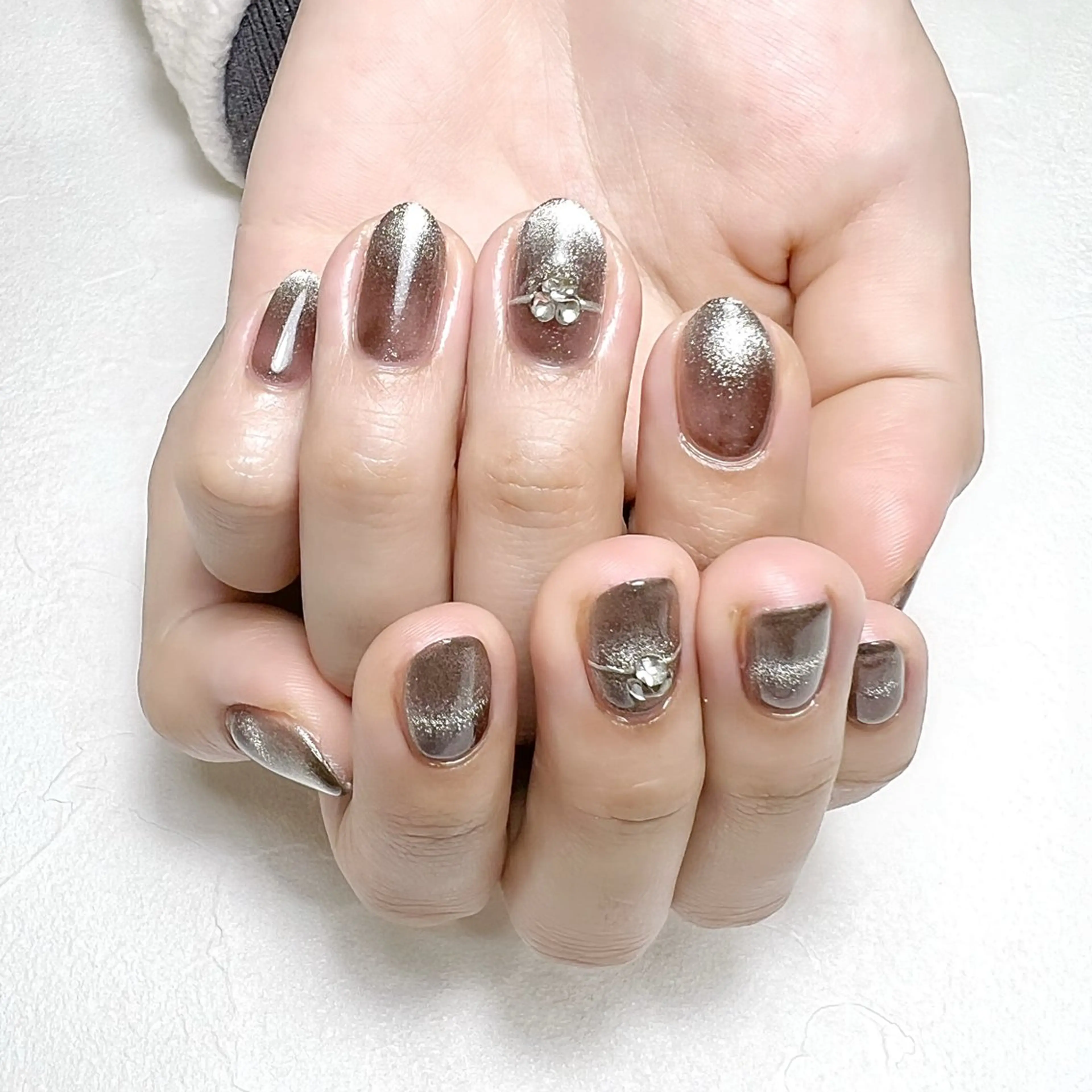 ネイル ジェルネイル キラキラネイル マグネットネイル オフィスネイル ワンカラーネイル rouse nail RISATOのネイルデザイン