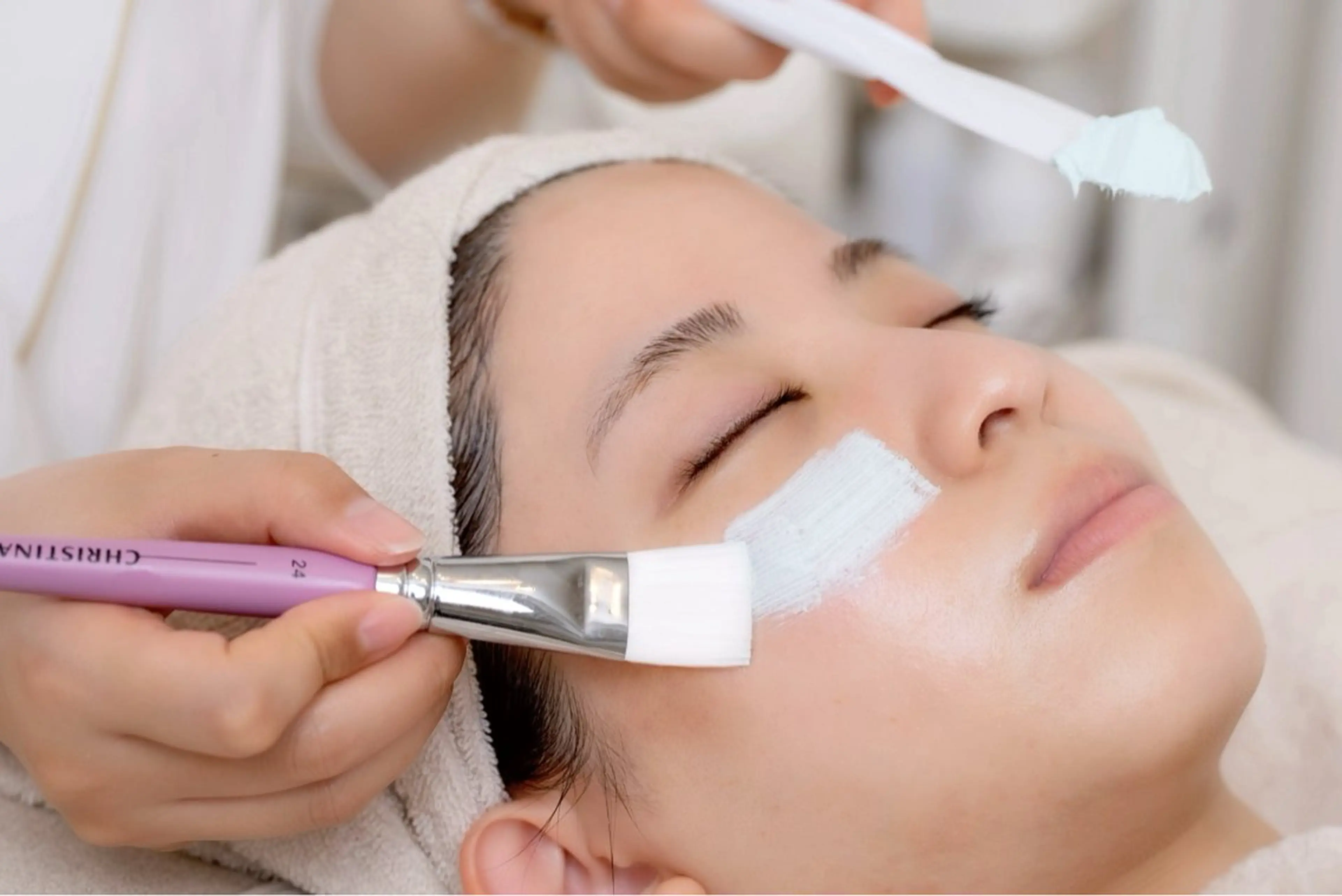 エステ 肌質改善サロンBlanc Lily【ブランリリー】所属・ピーリング専門サロン サロンブランリリーのエステ・リラクイメージ