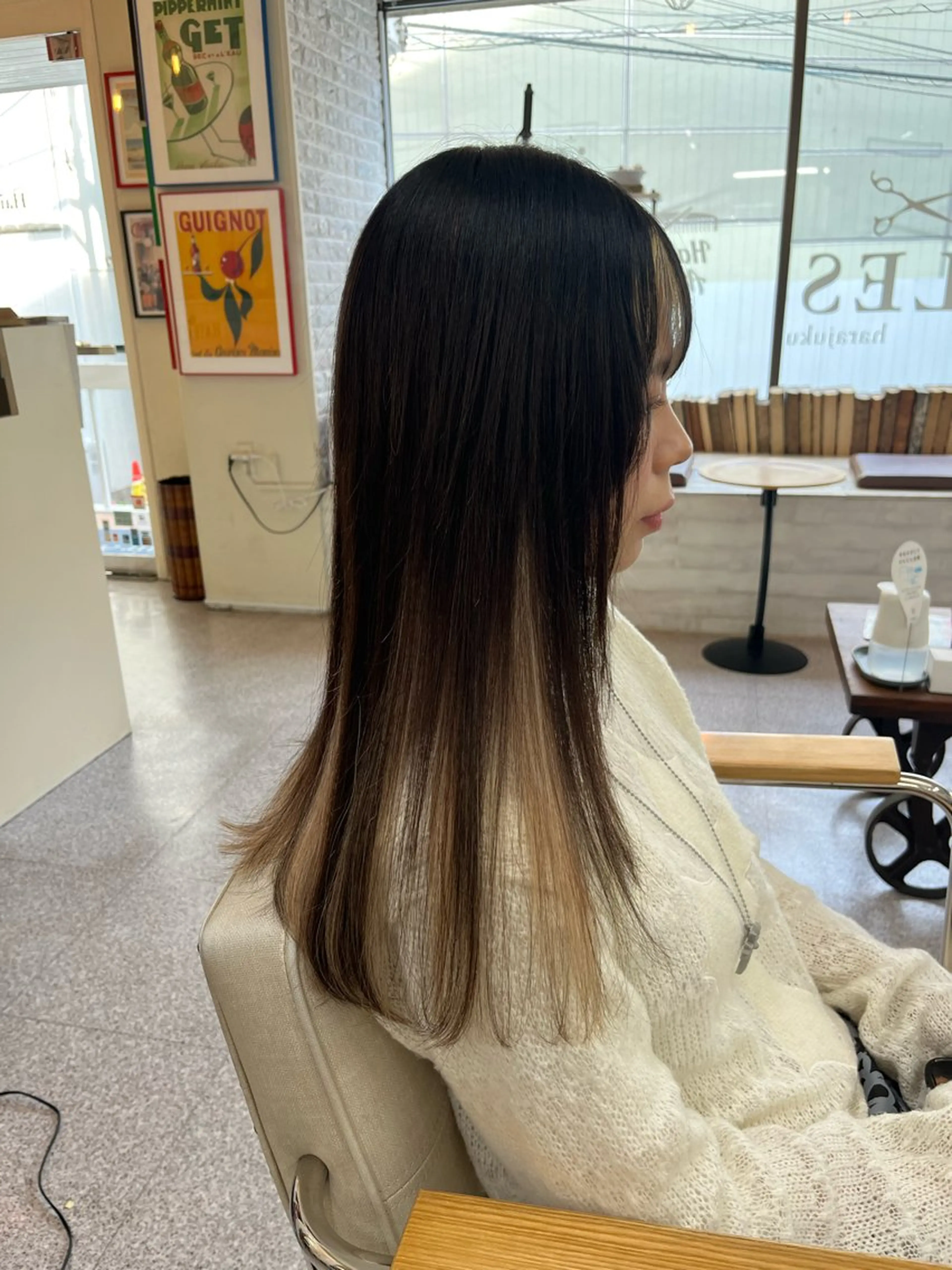 カラー エクステ ハイトーン 💭黒崎ハルカのヘアスタイル