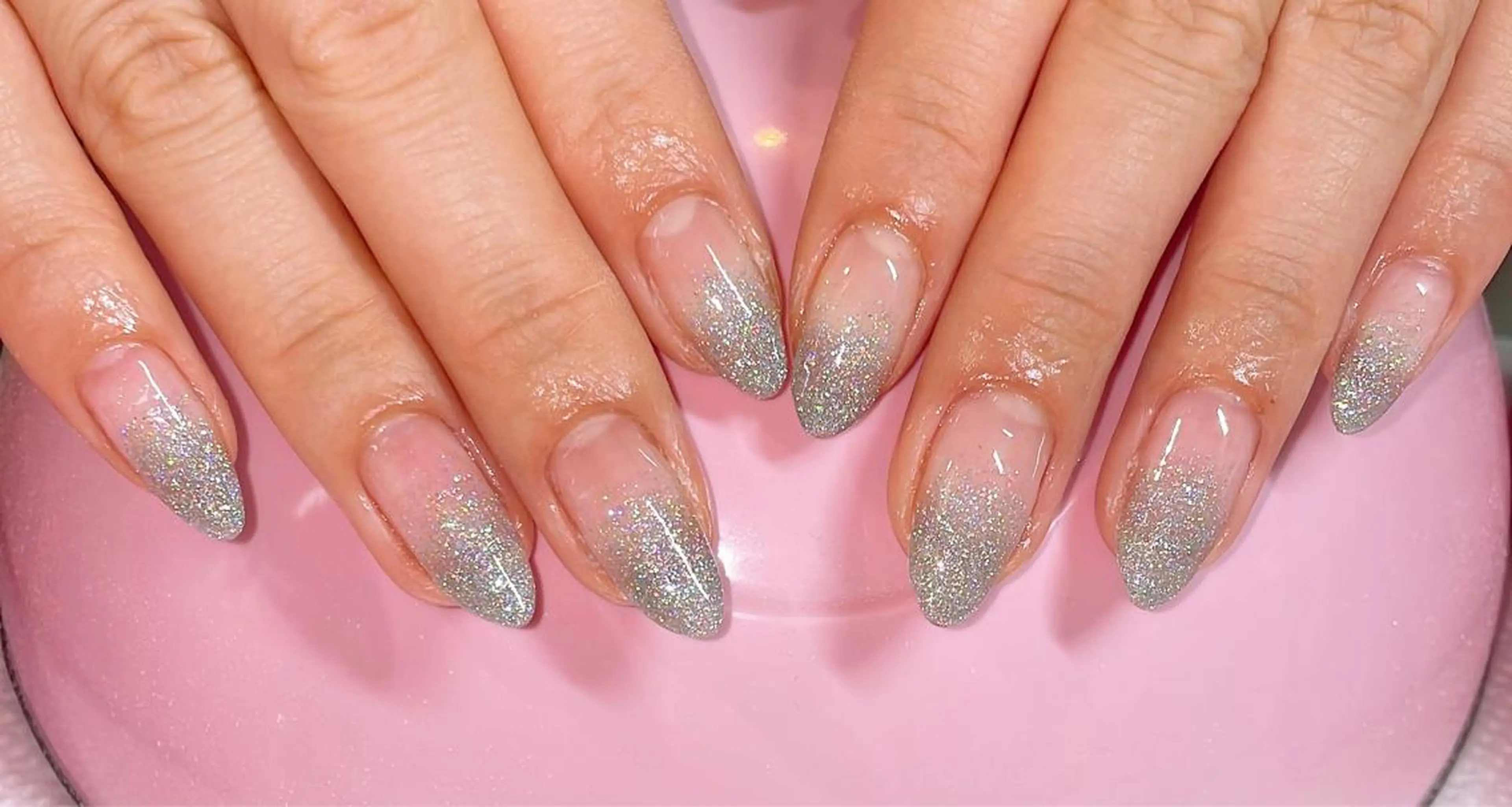 ネイル VIERU 🌈🎀💖のネイルデザイン