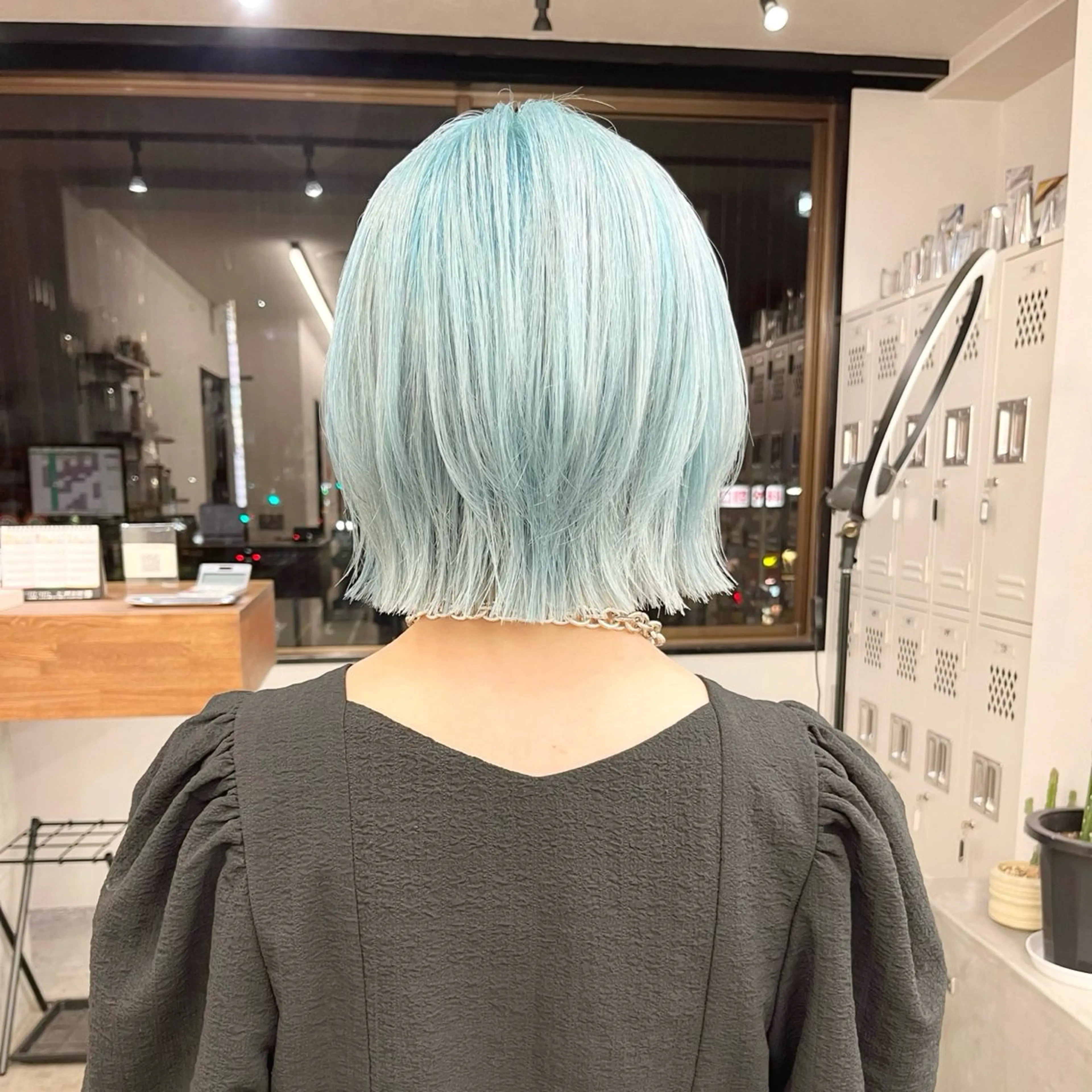 ショート カラー ボブレイヤー ブリーチ ブルーカラー ブリーチなしカラー ボブ カット ヘアカラー トリートメント 初めてのショート お任せください✂️のヘアスタイル