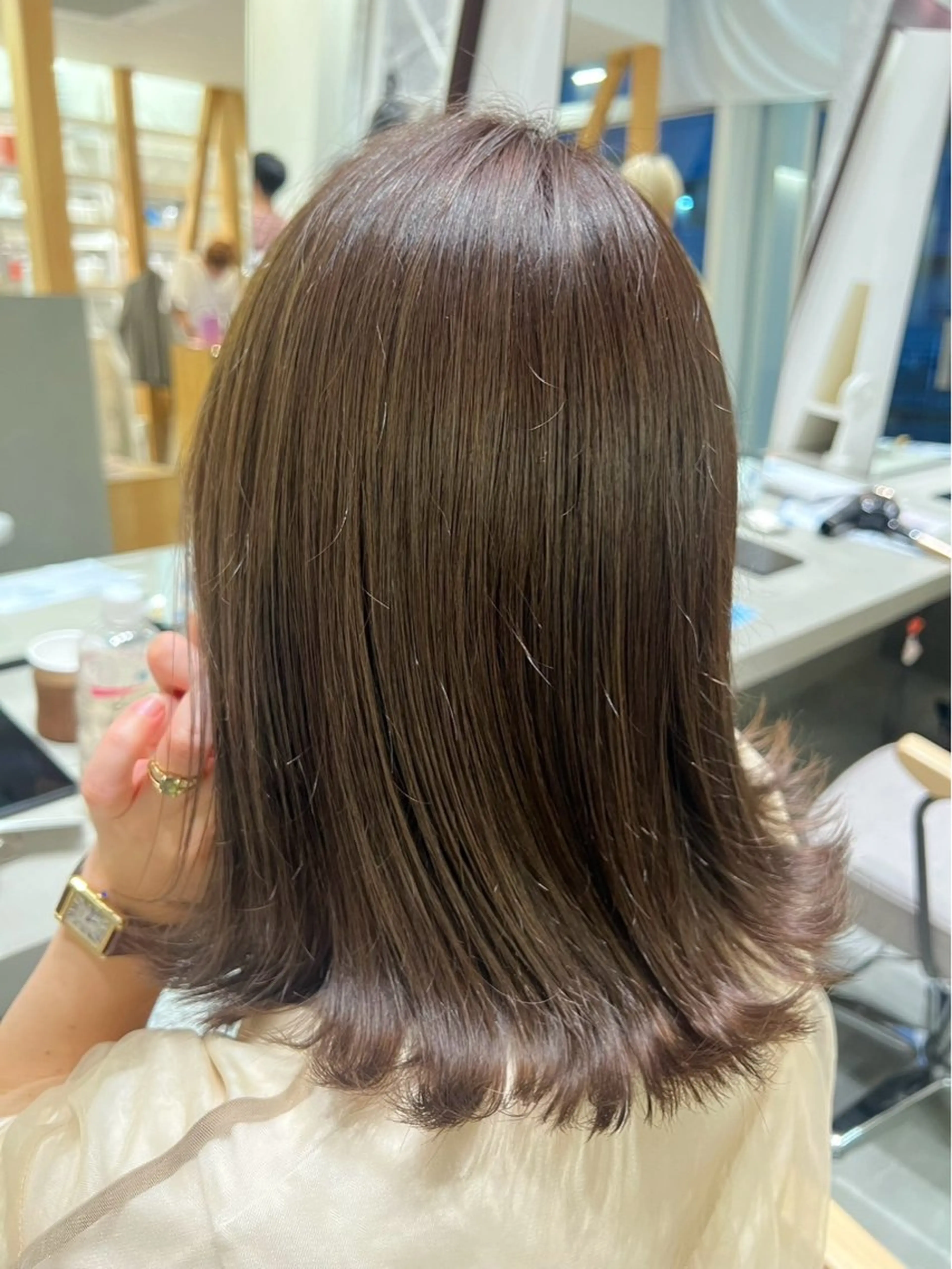 《ブリーチカラー》リタッチ(2~5cm)+ベージュカラー🧸口コミをご投稿で4stepトリートメント無料‼️の写真