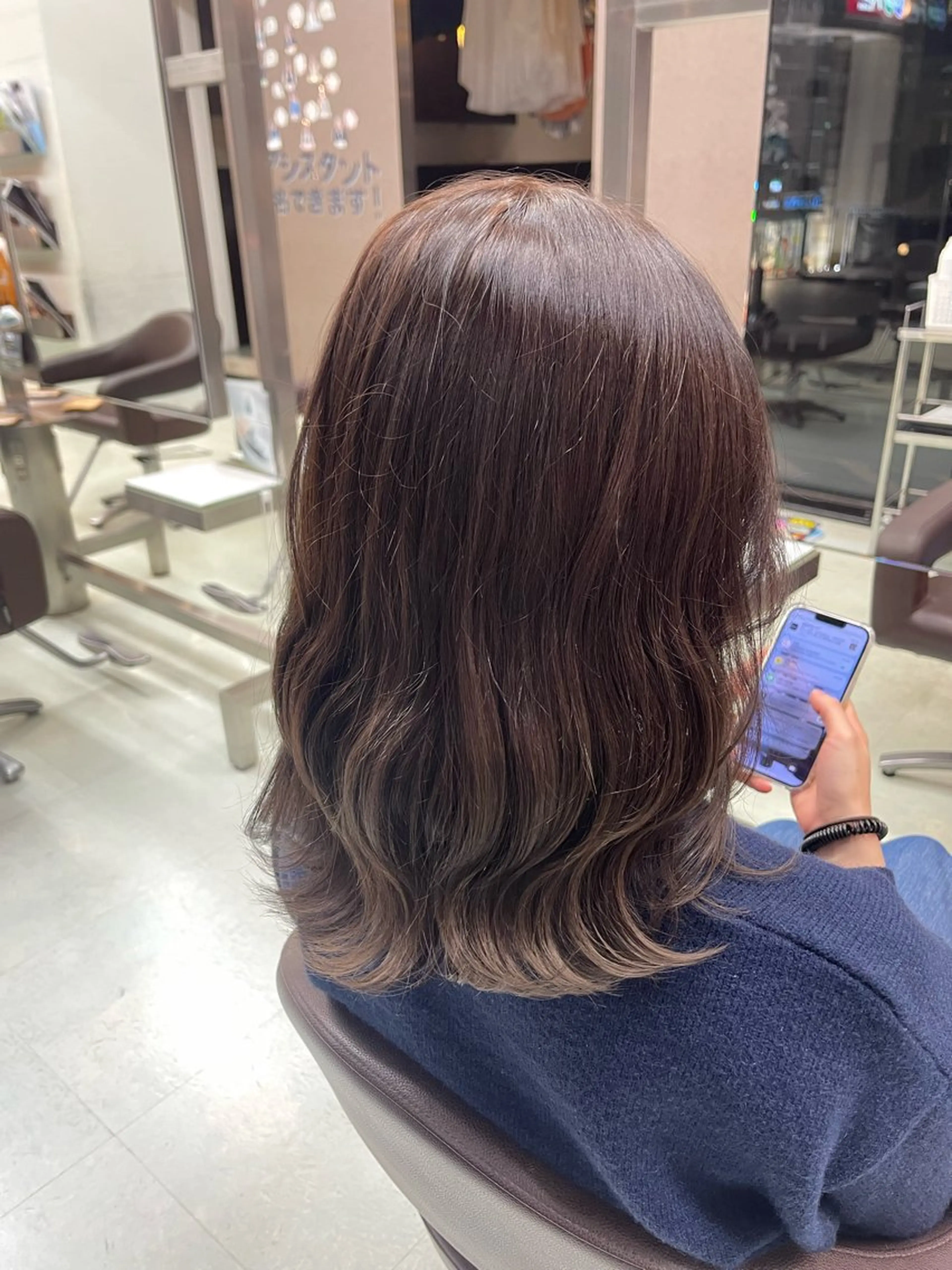 セミロング カラー 透明感カラー ヘアーメイクWILL 西宮店所属・WILL西宮 藤原 佳奈/髪質改善/艶髪のヘアスタイル