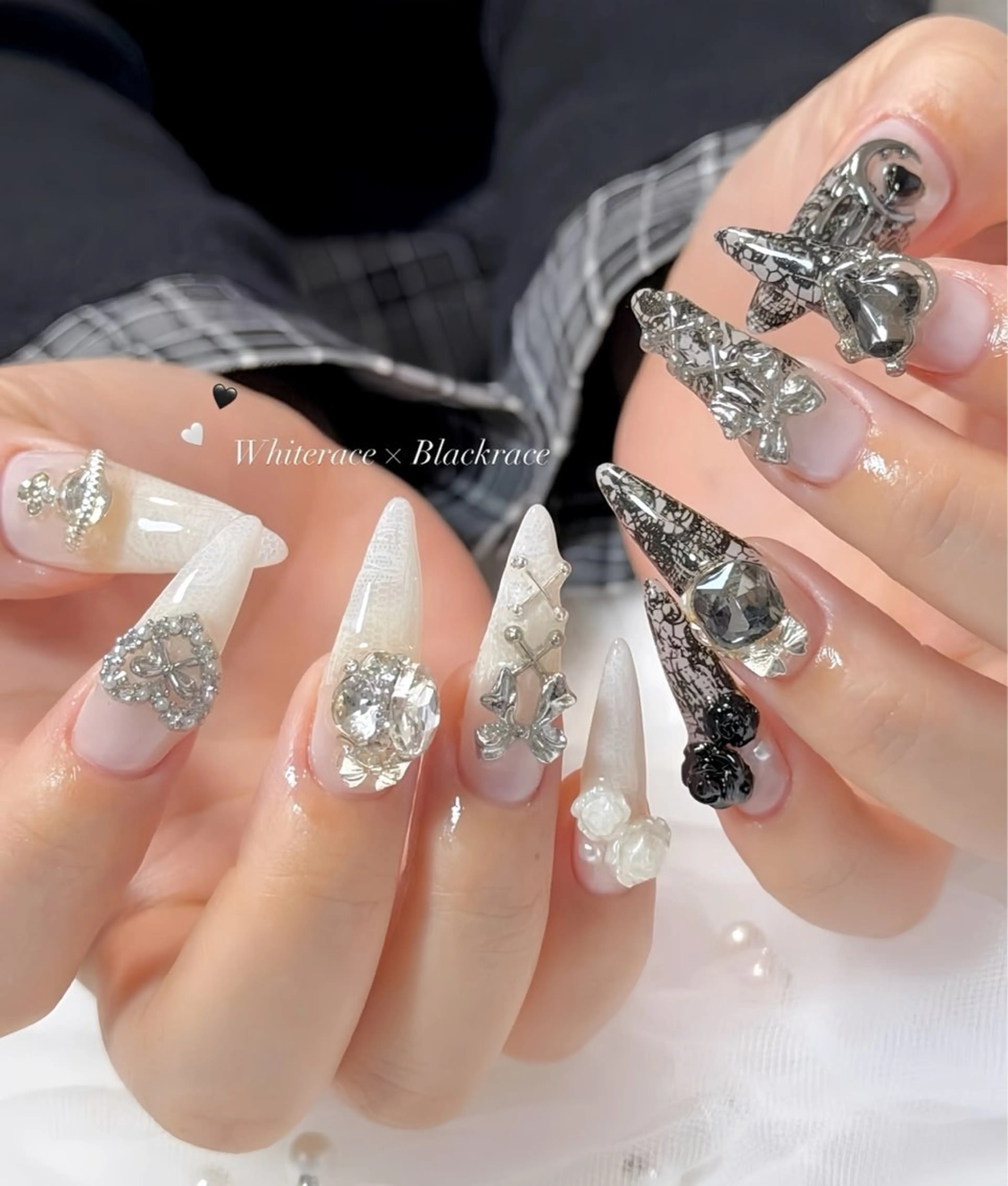 ネイル オーロラネイル チークネイル 桜ネイル クリアネイル ドット ハンドネイル Rin Nail 新大久保店のネイルデザイン