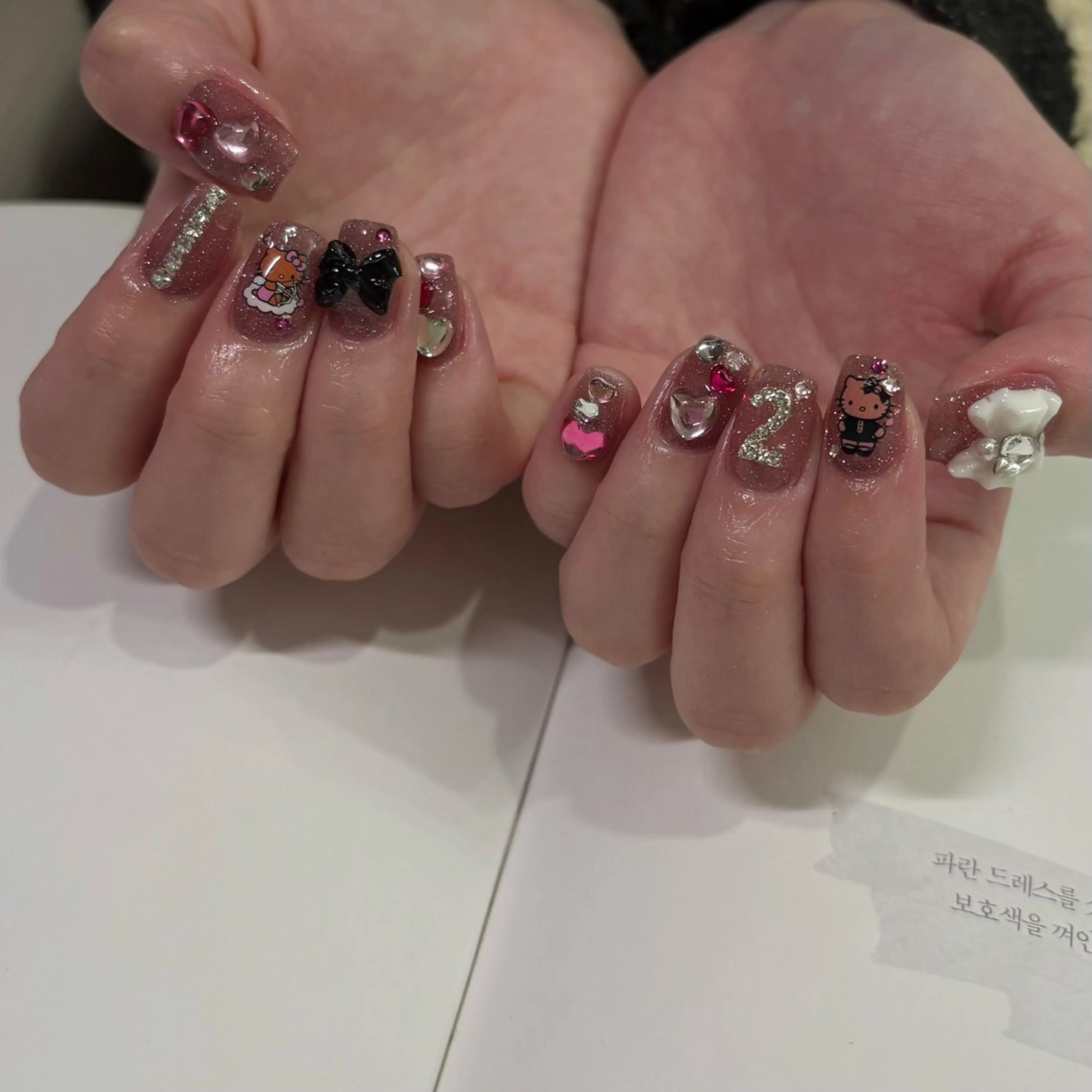 ネイル ジェルネイル ハンドネイル ネイルズシャトン🪡 ネイリスト齊藤のネイルデザイン