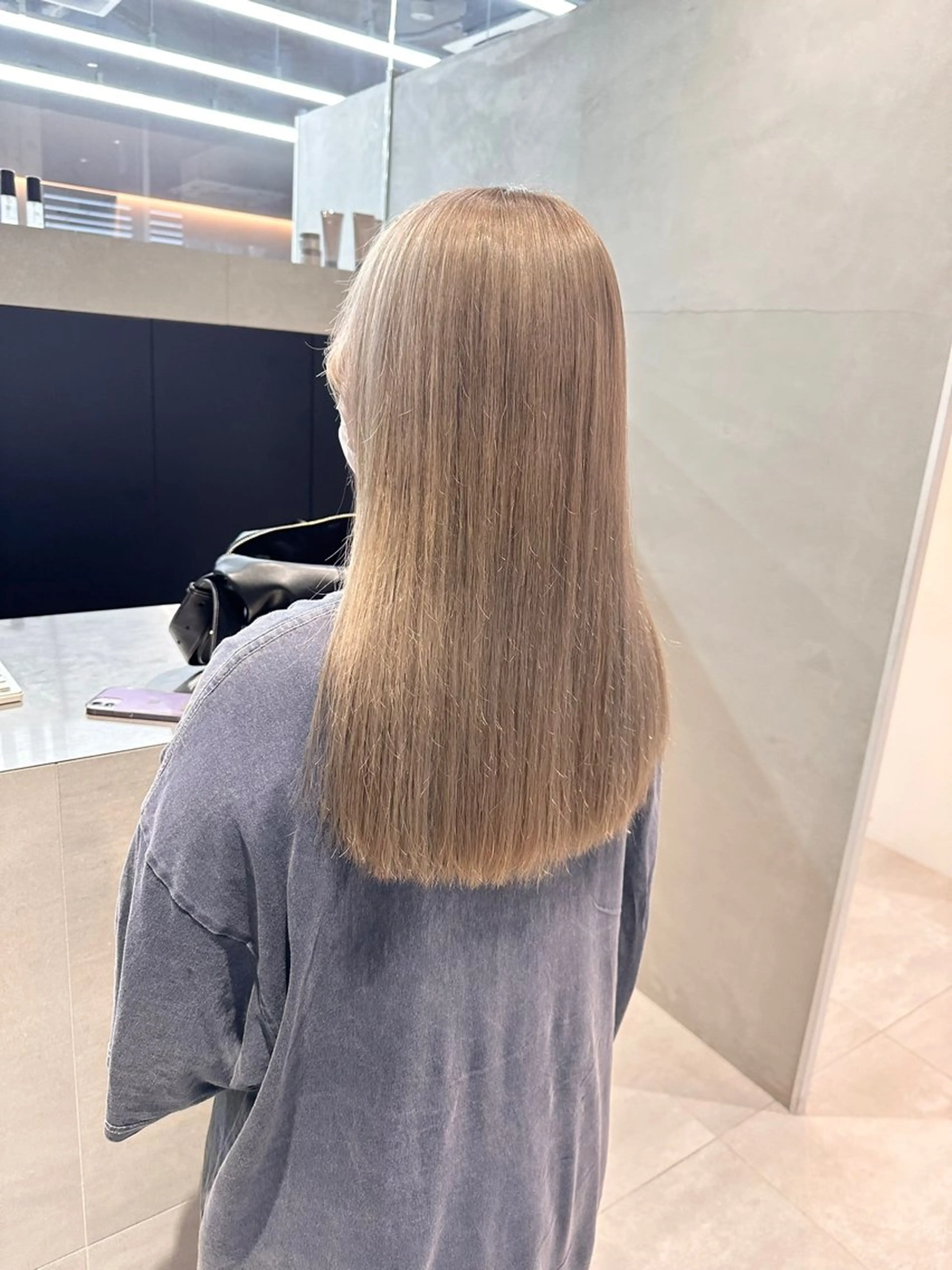 ロング カラー ブリーチ ケアブリーチ ハイトーンカラー 染谷 遥花のヘアスタイル