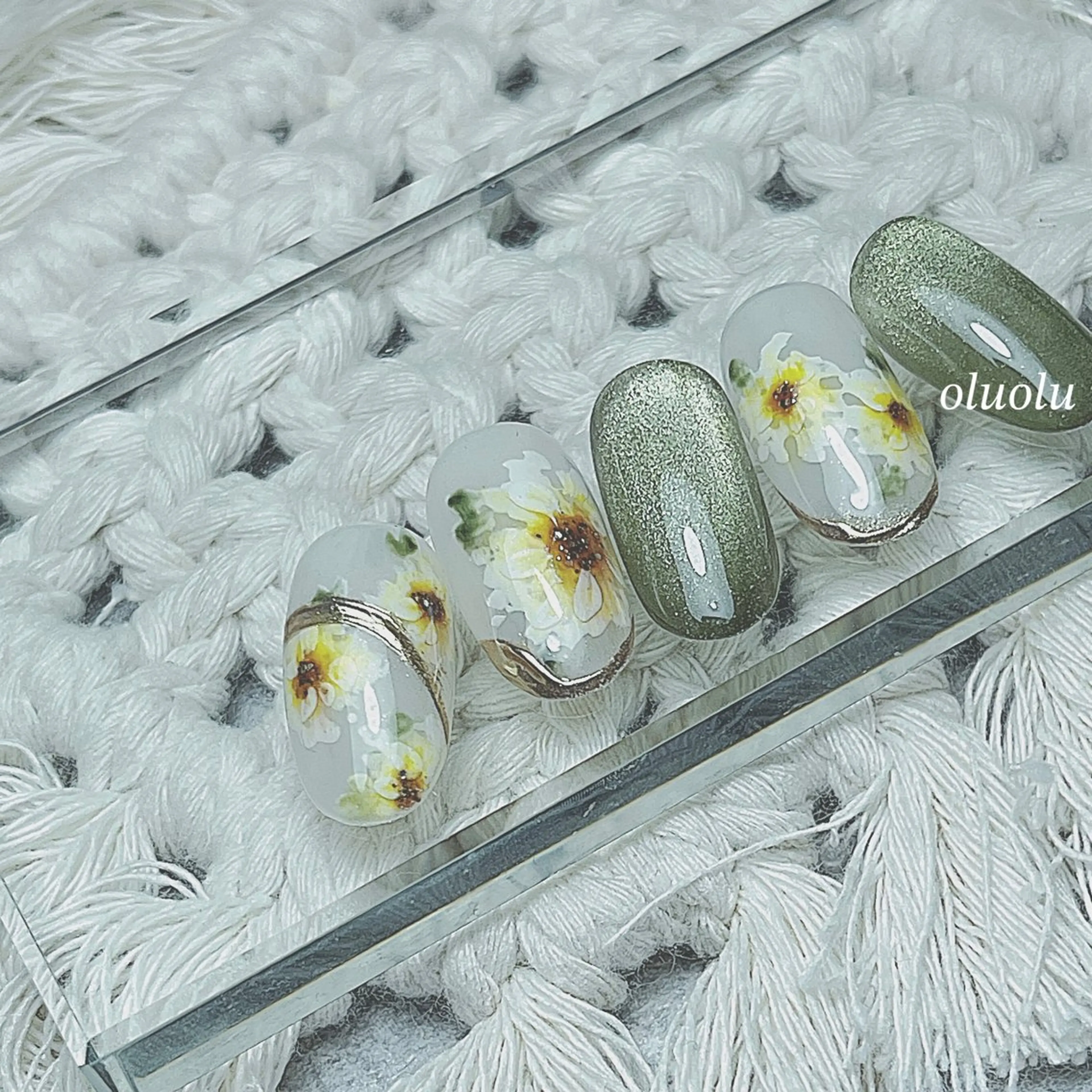 ネイル アートネイル フラワーネイル フットネイル マグネットネイル ニュアンスネイル ハンドネイル 大村 紬華のネイルデザイン