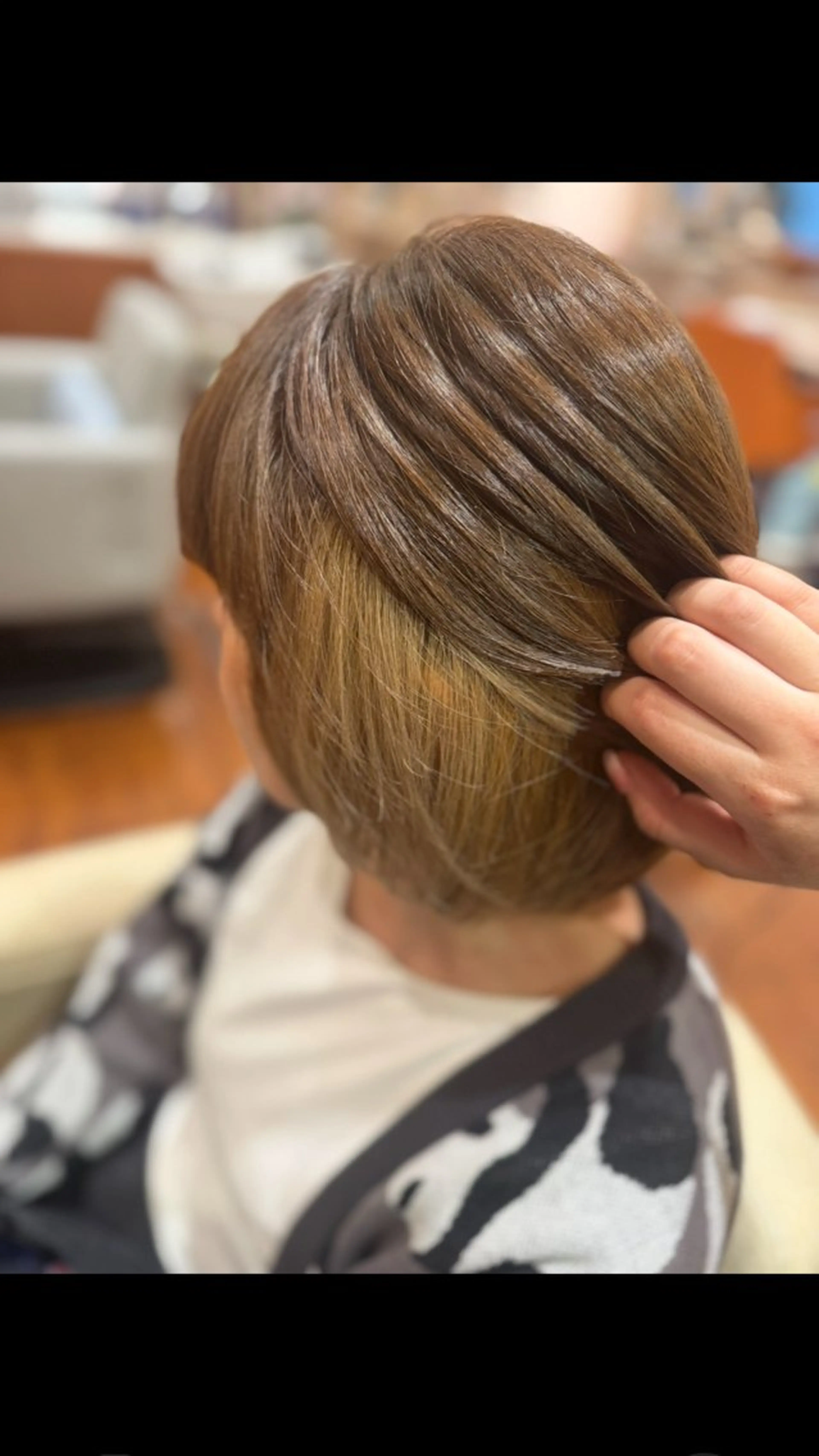 ショート カラー ベージュカラー インナーカラー 川島 愛莉のヘアスタイル