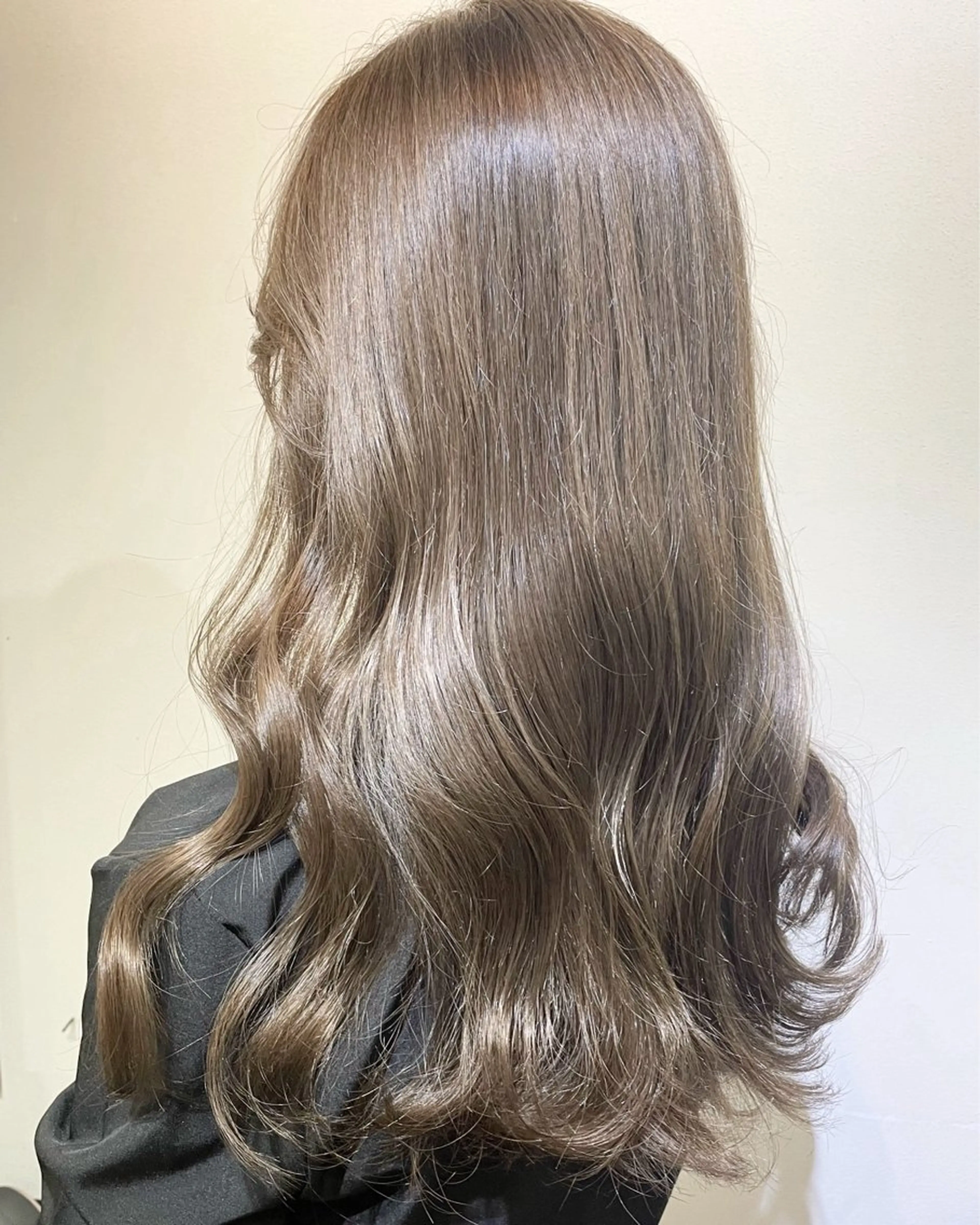 セミロング カラー ベージュカラー ミルクティーベージュ メンズパーマ✨️村越 雄斗のヘアスタイル