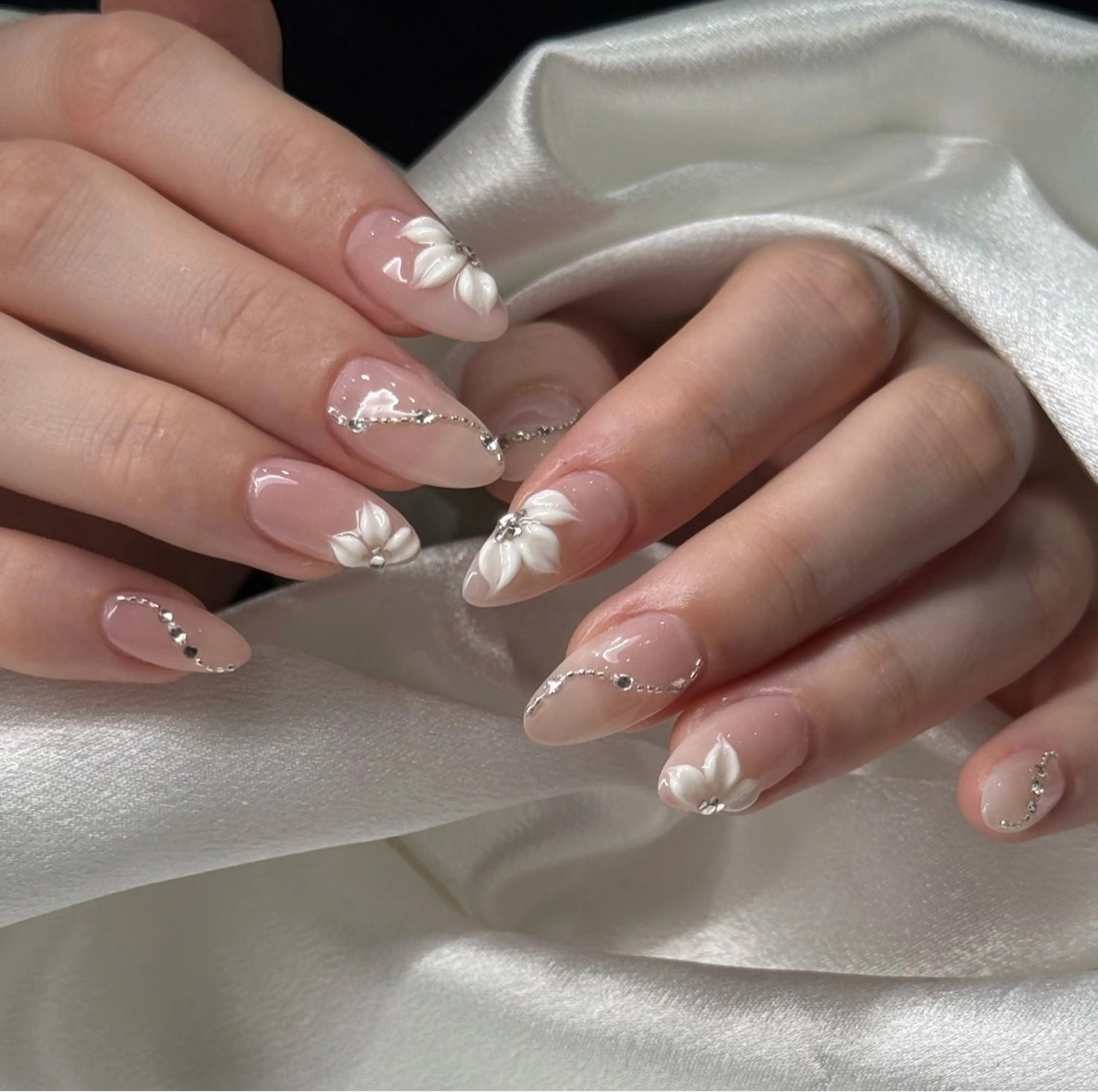 ネイル オーロラネイル ブルー チークネイル フットネイル フレンチネイル ハンドネイル Ema エマのネイルデザイン