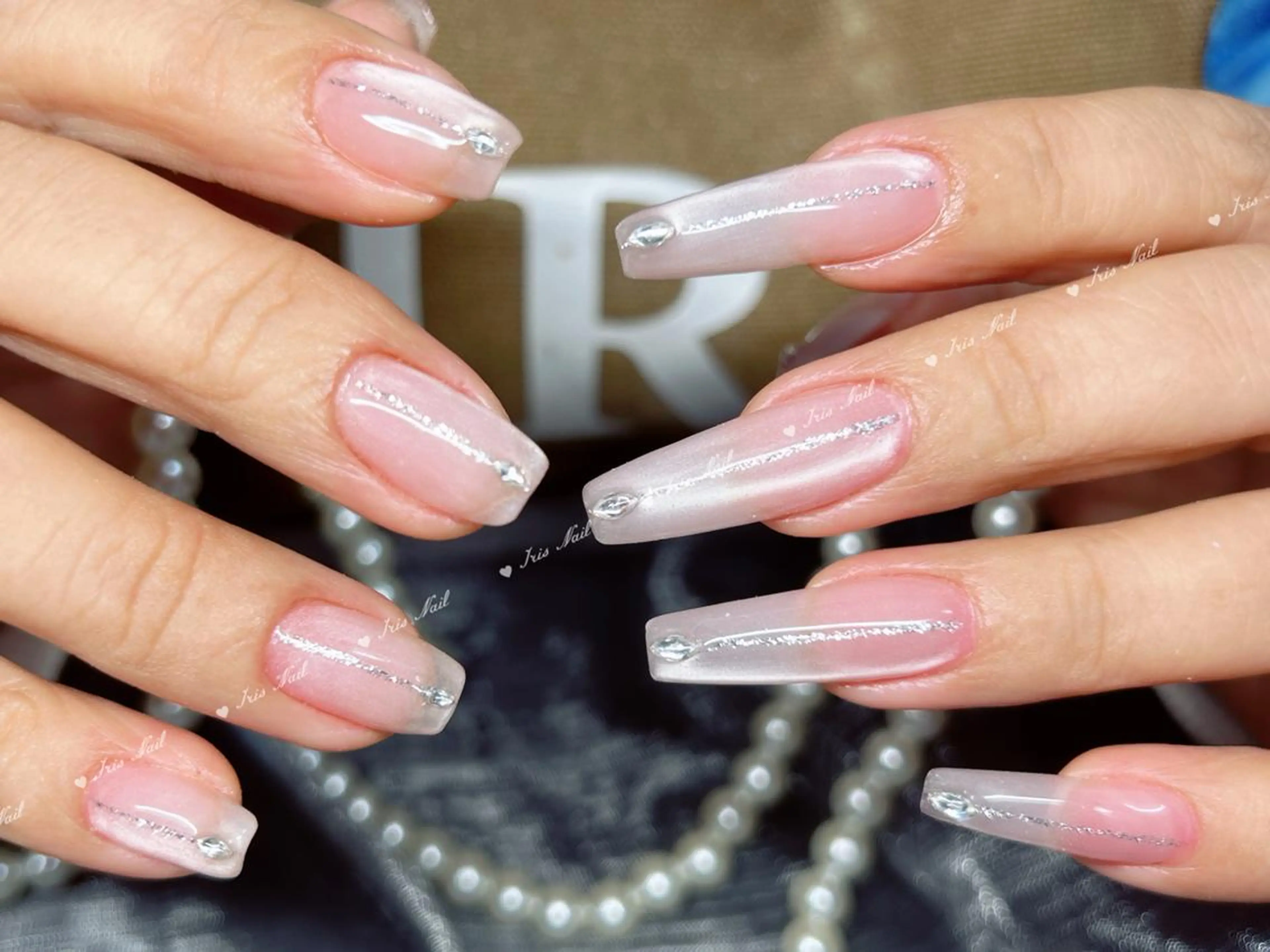 ネイル アートネイル チークネイル フレンチネイル ジェルネイル ホログラムネイル ハンドネイル ハンドケア 🍒IRIS Nail🌸のネイルデザイン