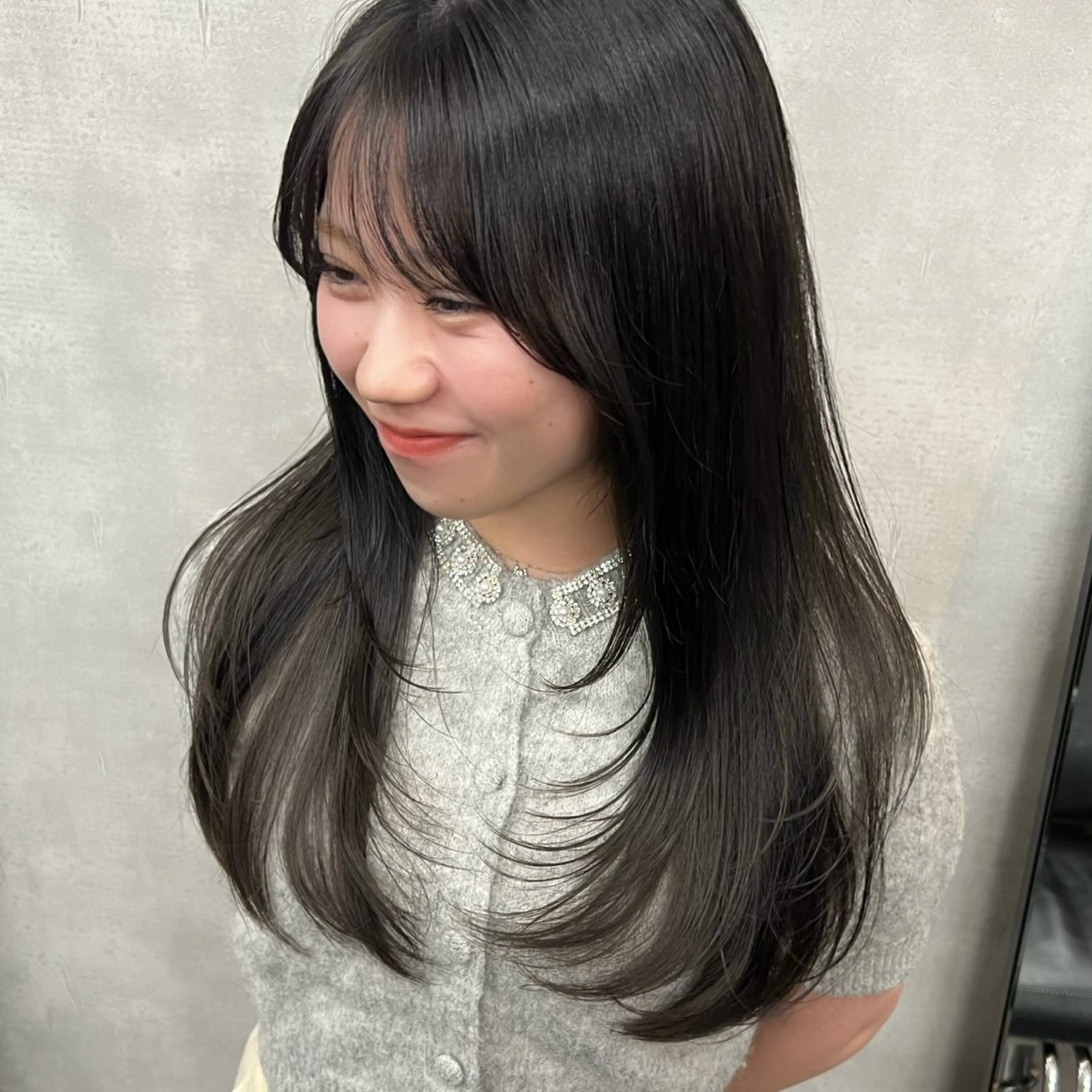 ロング レイヤーカット 沖山 友津季のヘアスタイル