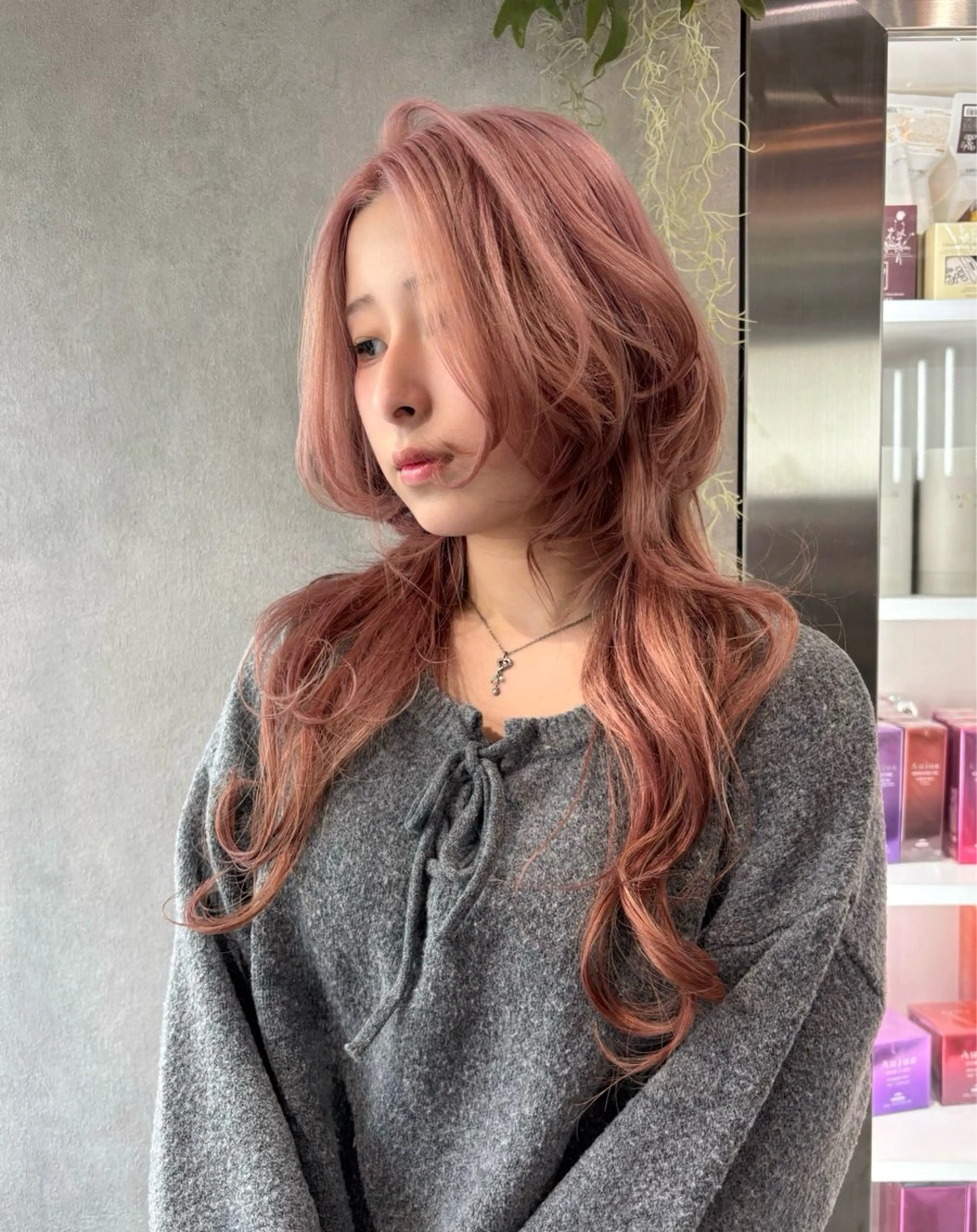 ロング カラー ヘアアレンジ 切りっぱなしボブ ブリーチ ダブルカラー イヤリングカラー ハイライトカラー ヘアカラー iona/ハイトーン /ネイルのネイルデザイン