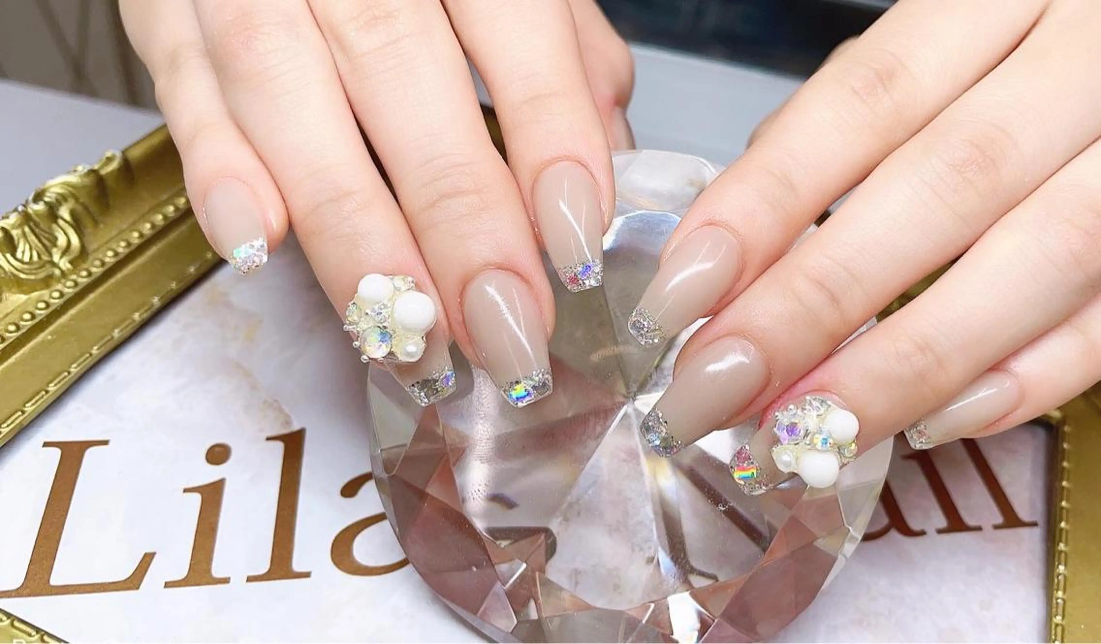 ネイル オーロラネイル フレンチネイル ジェルネイル ガラスフレンチ グラデーション Lilas Nailのネイルデザイン