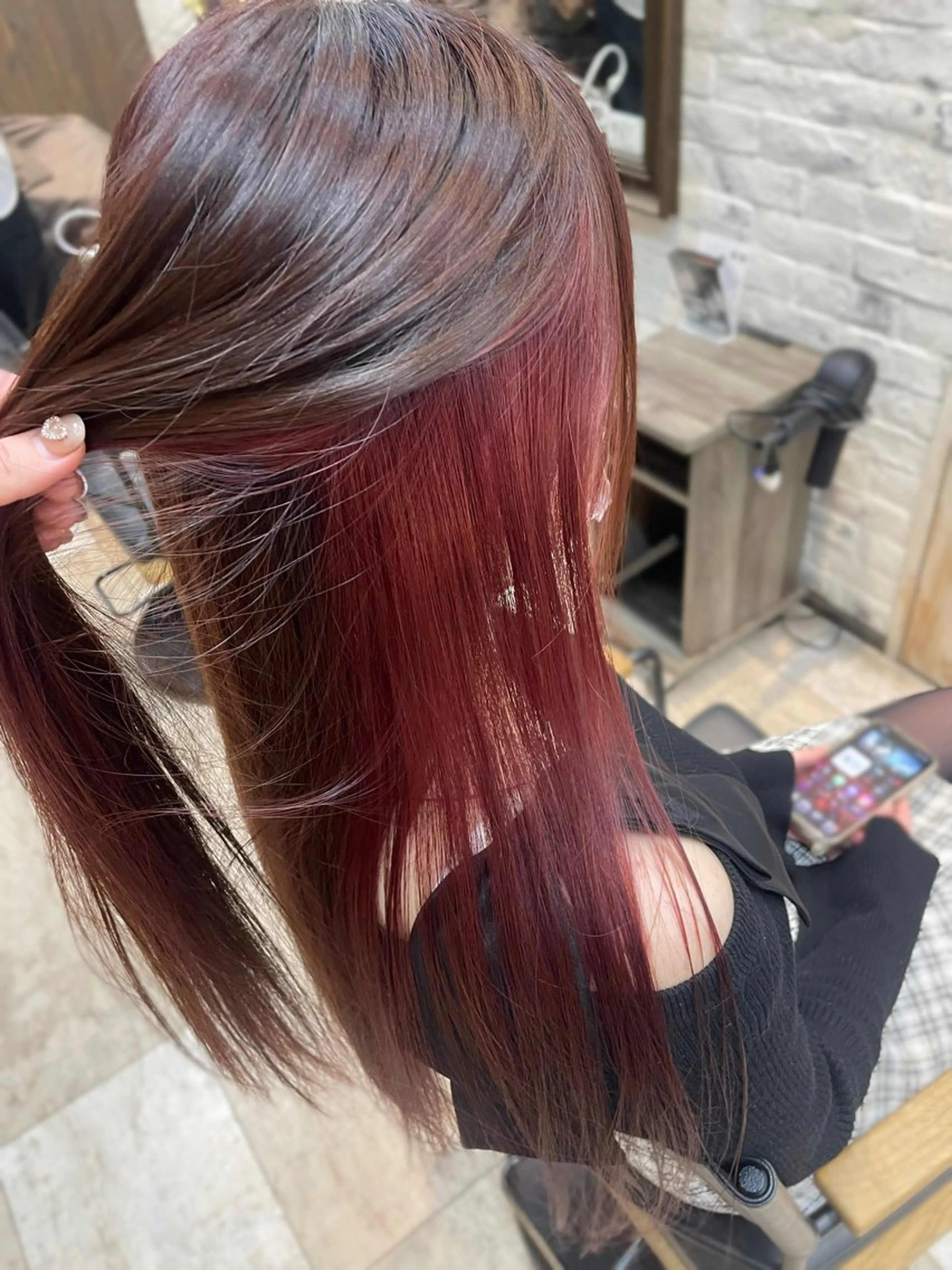 ロング カラー 川本 芹奈のヘアスタイル