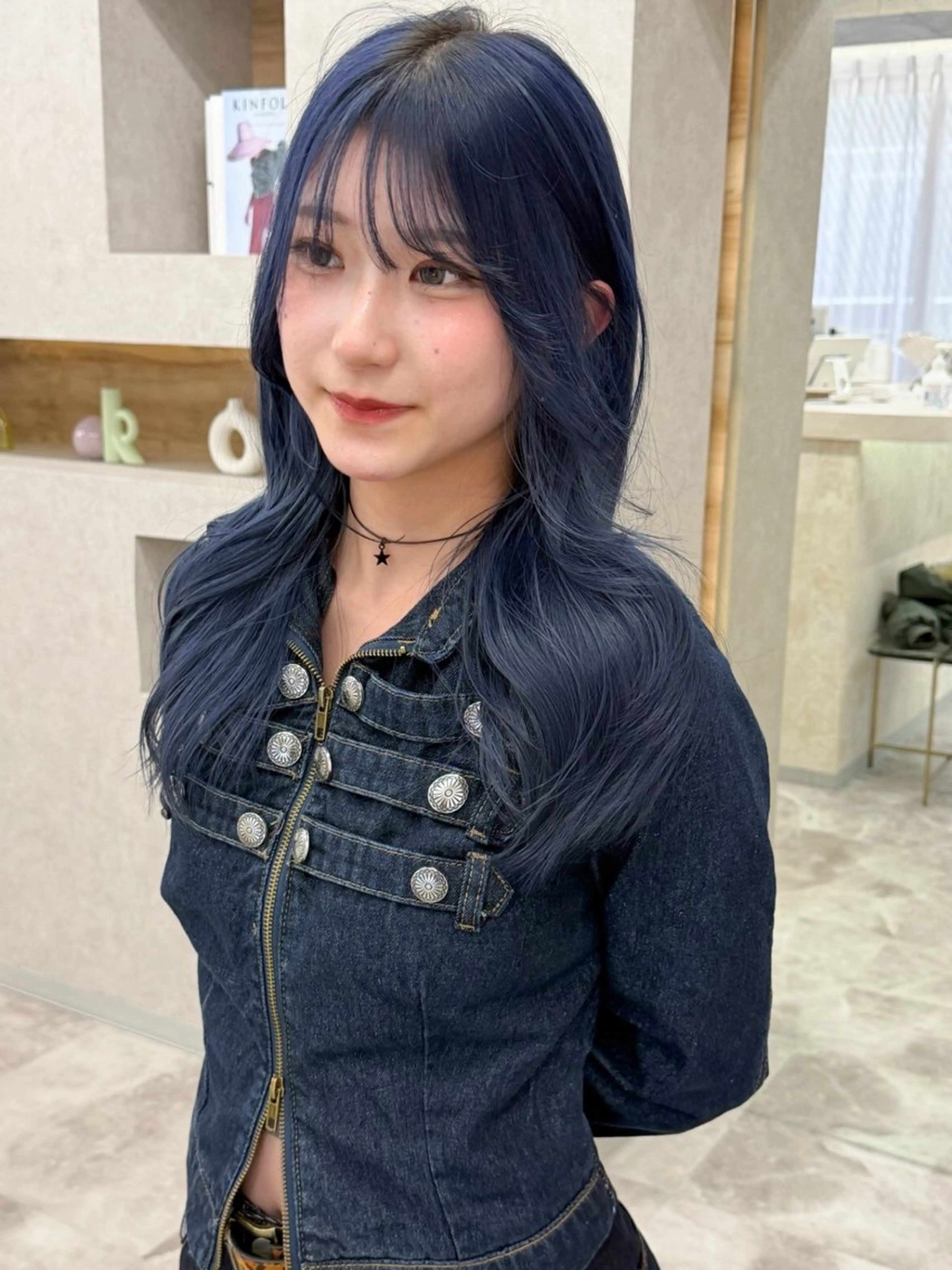 セミロング カラー ブリーチ ブルーカラー ダブルカラー ネイビーカラー シルバー ヘアカラー ブリーチ/ベージュ 💕/momoaのヘアスタイル