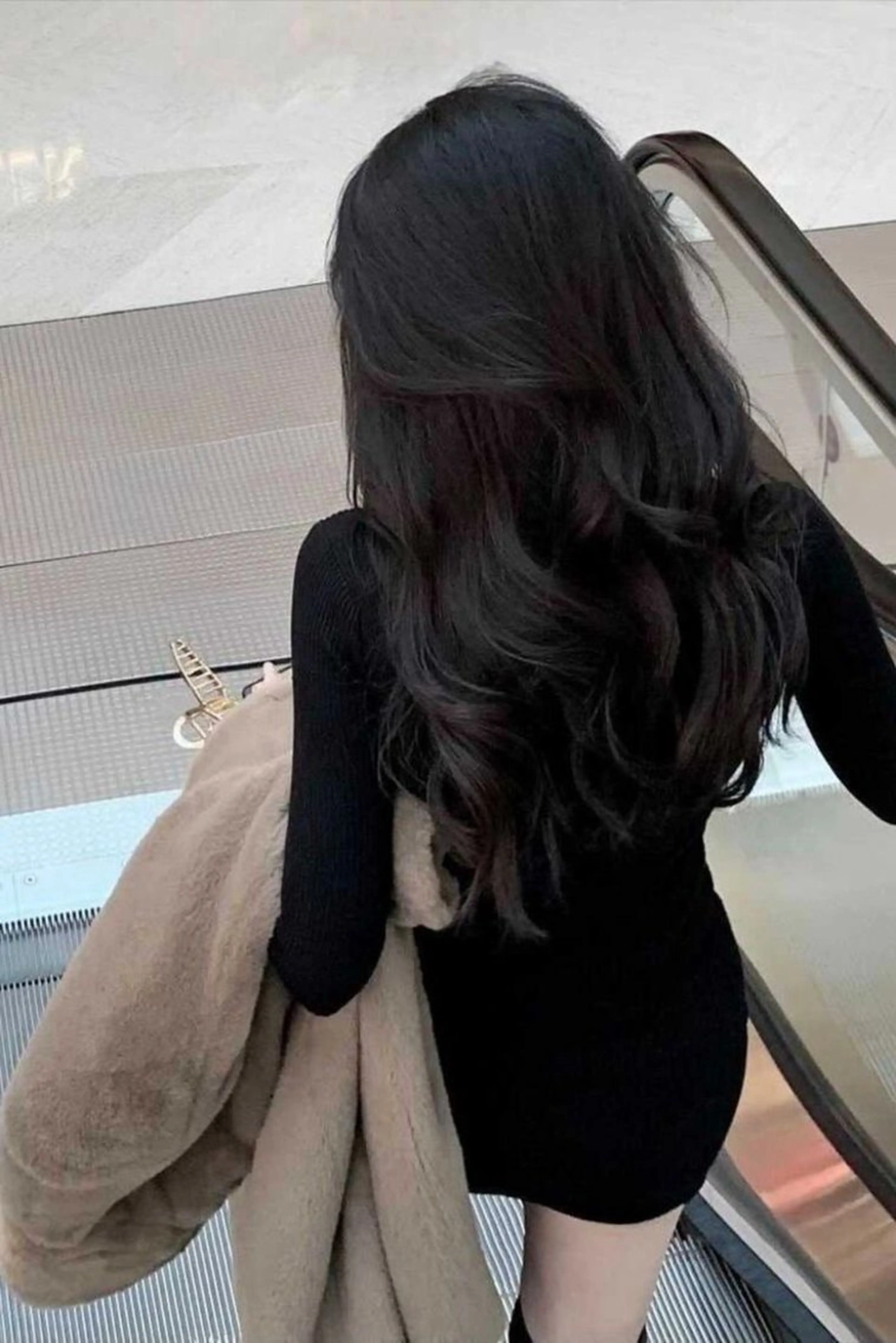 ロング カラー メンズ 透明感カラー ヘアカラー 奥冨 歩乃佳のヘアスタイル