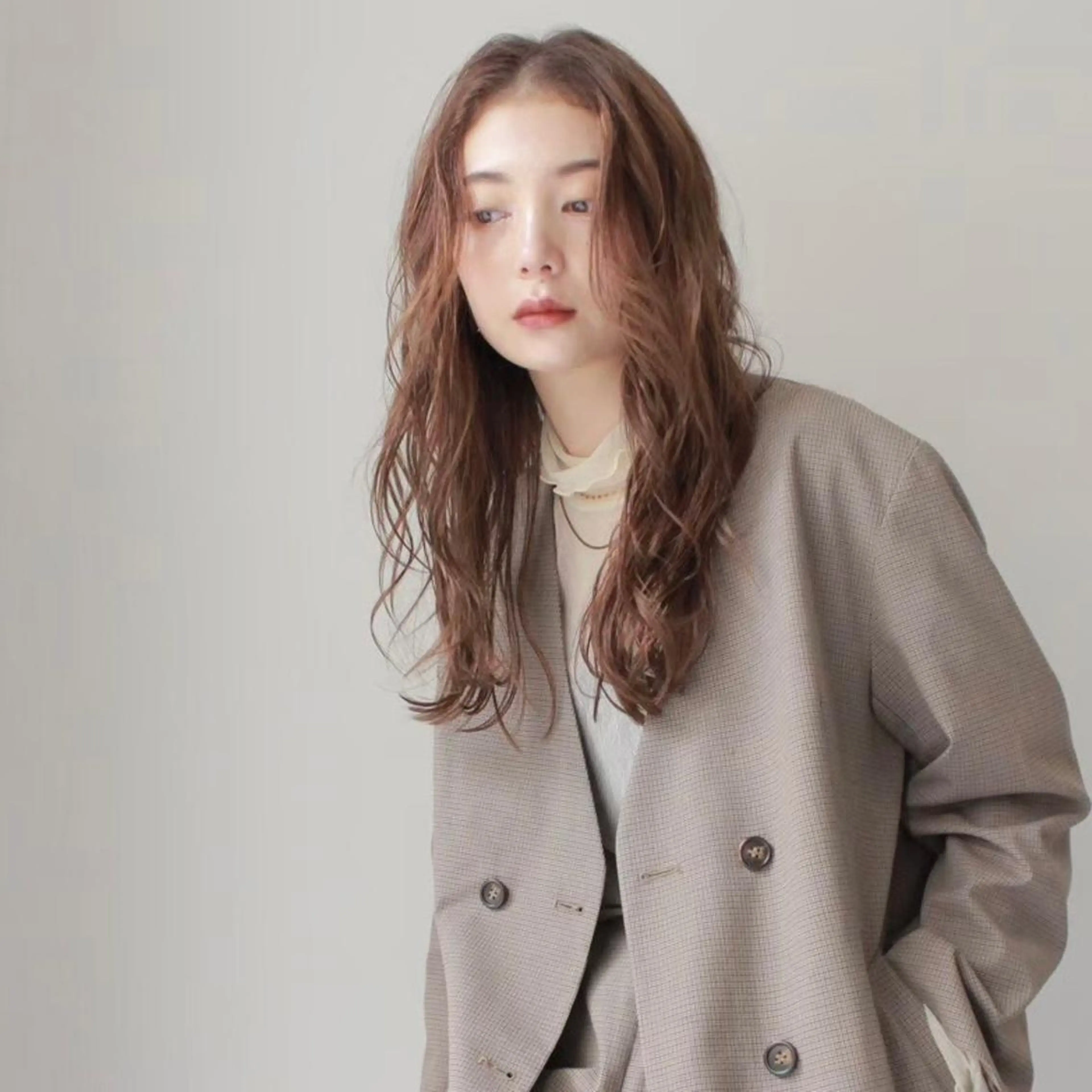 セミロング パーマ むらたねね🌻 艶髪🫧韓国ヘアのヘアスタイル