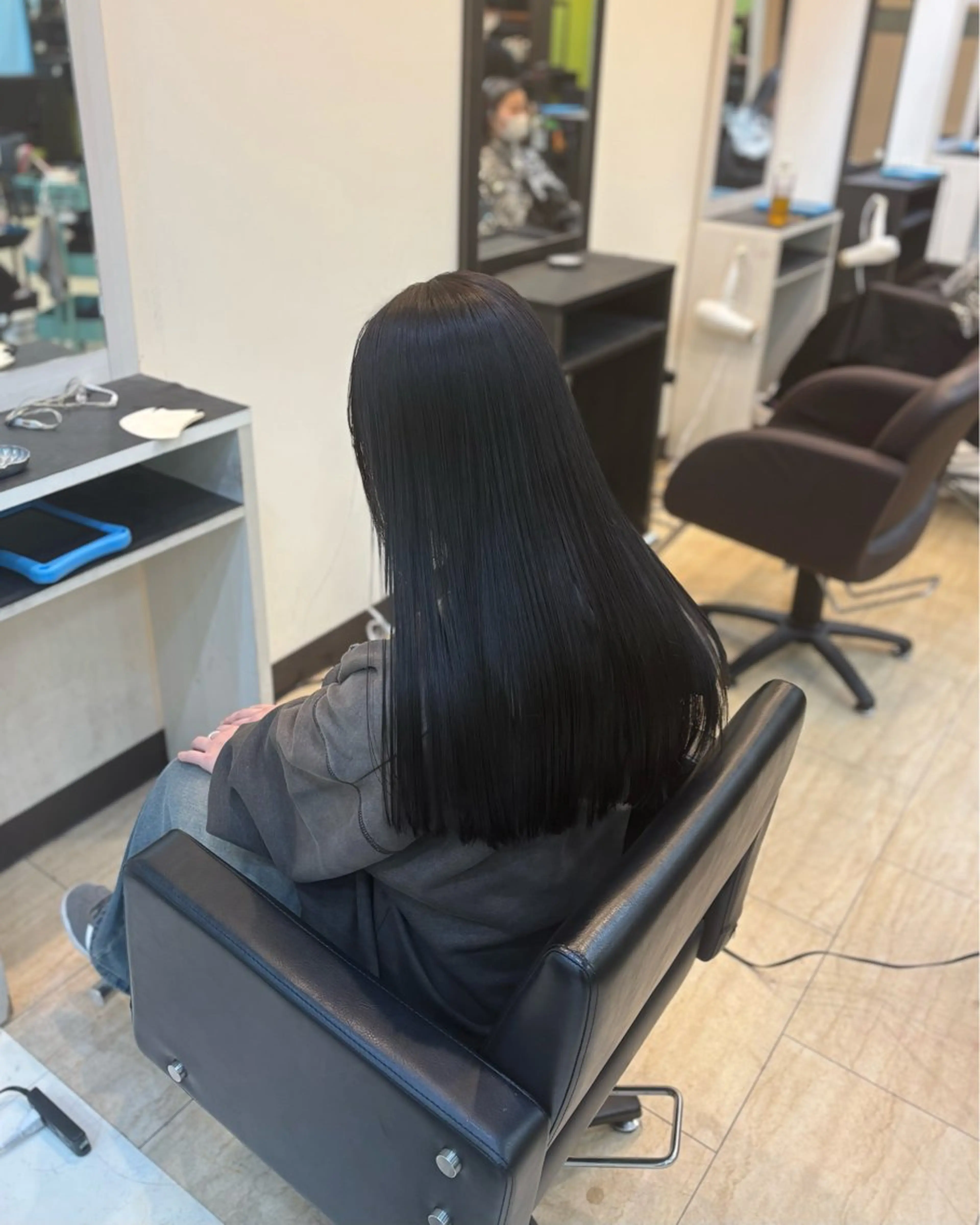 ミディアム カット ヘアカラー トリートメント MIRAN stylistのヘアスタイル