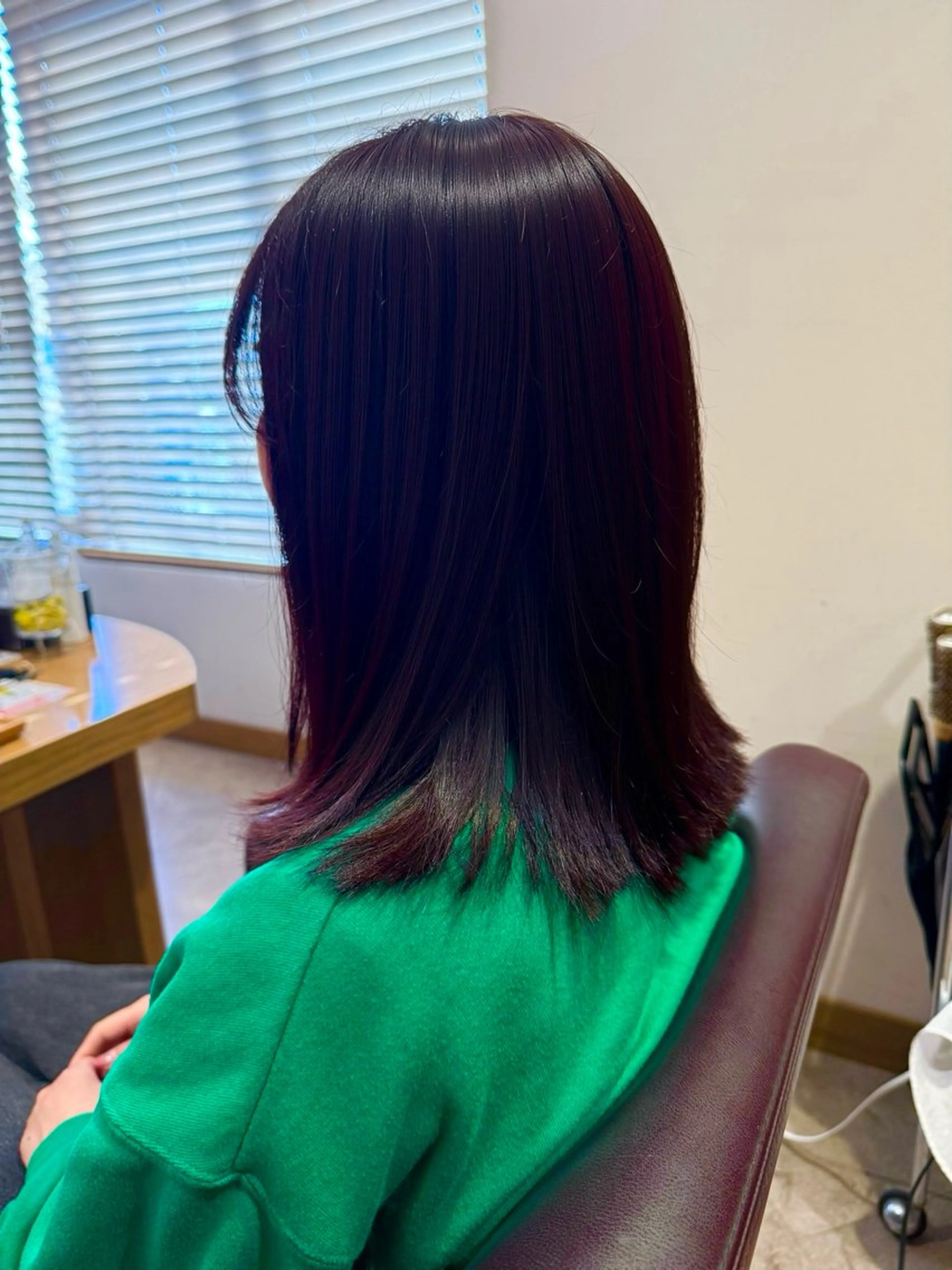 セミロング カット ヘアカラー トリートメント 津田 幹太のヘアスタイル