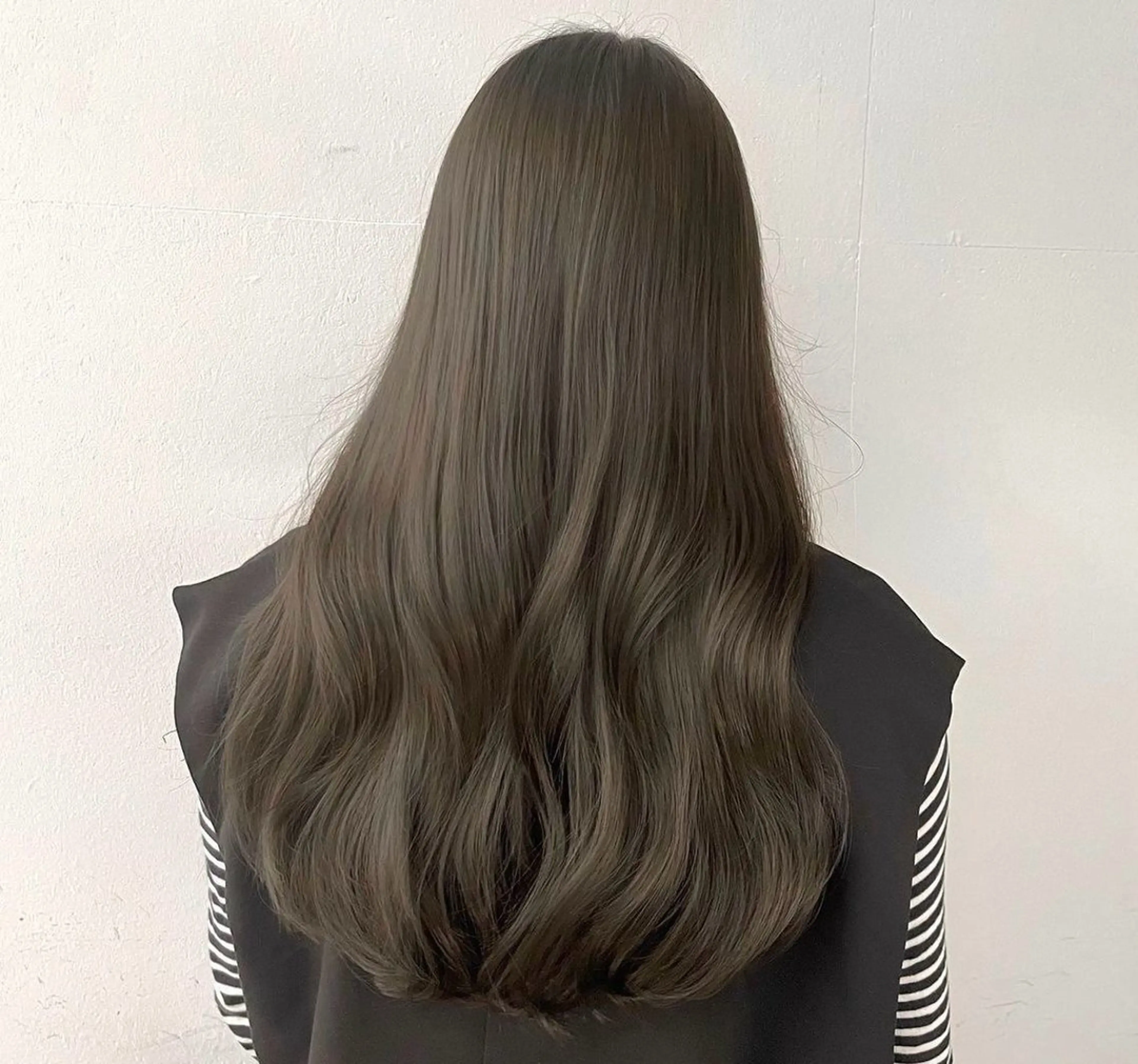 ロング カラー 透明感Color🩶 髪質改善 ユウナ🦋のヘアスタイル