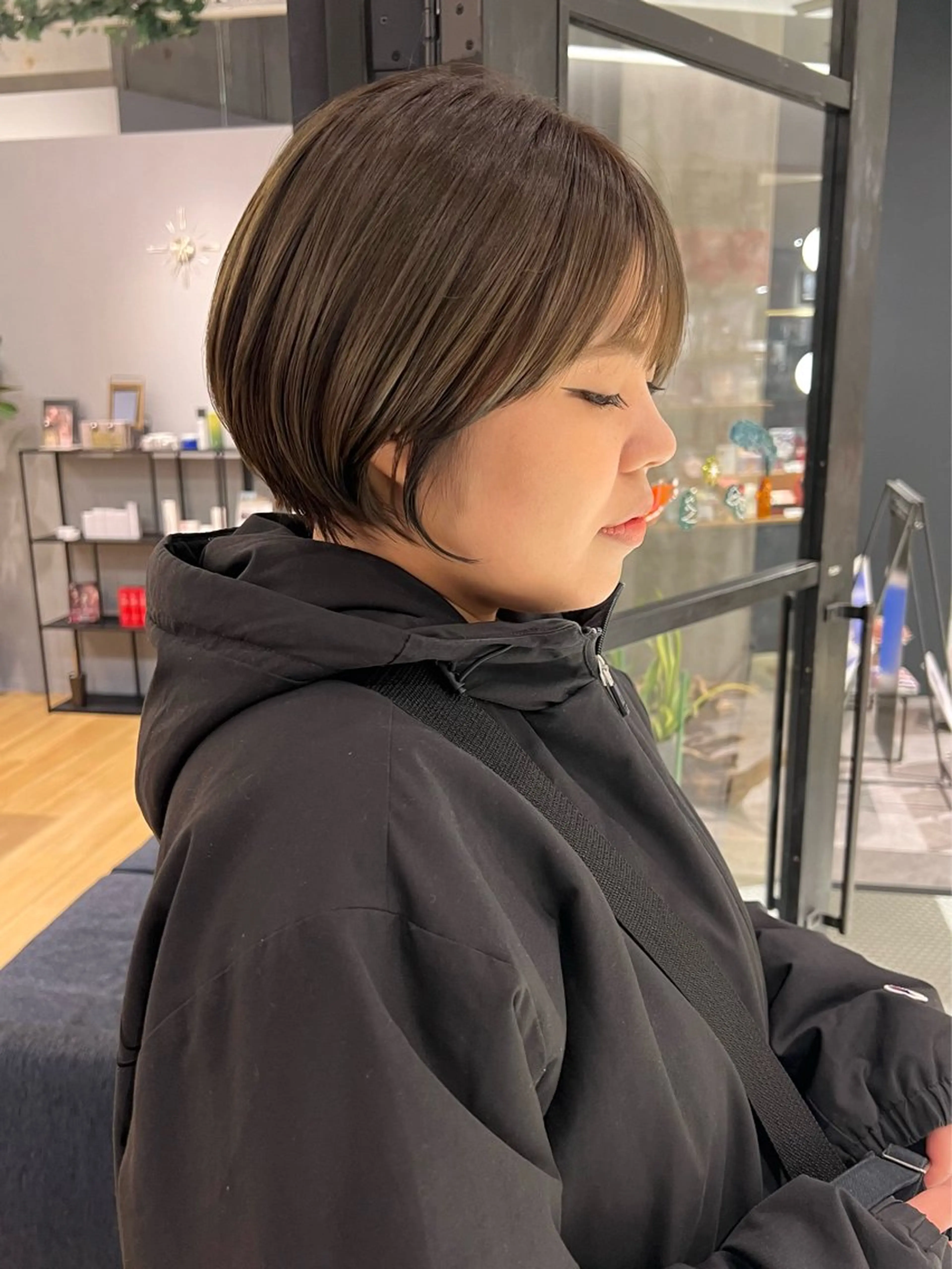 ショート カット 田中 優菜のヘアスタイル