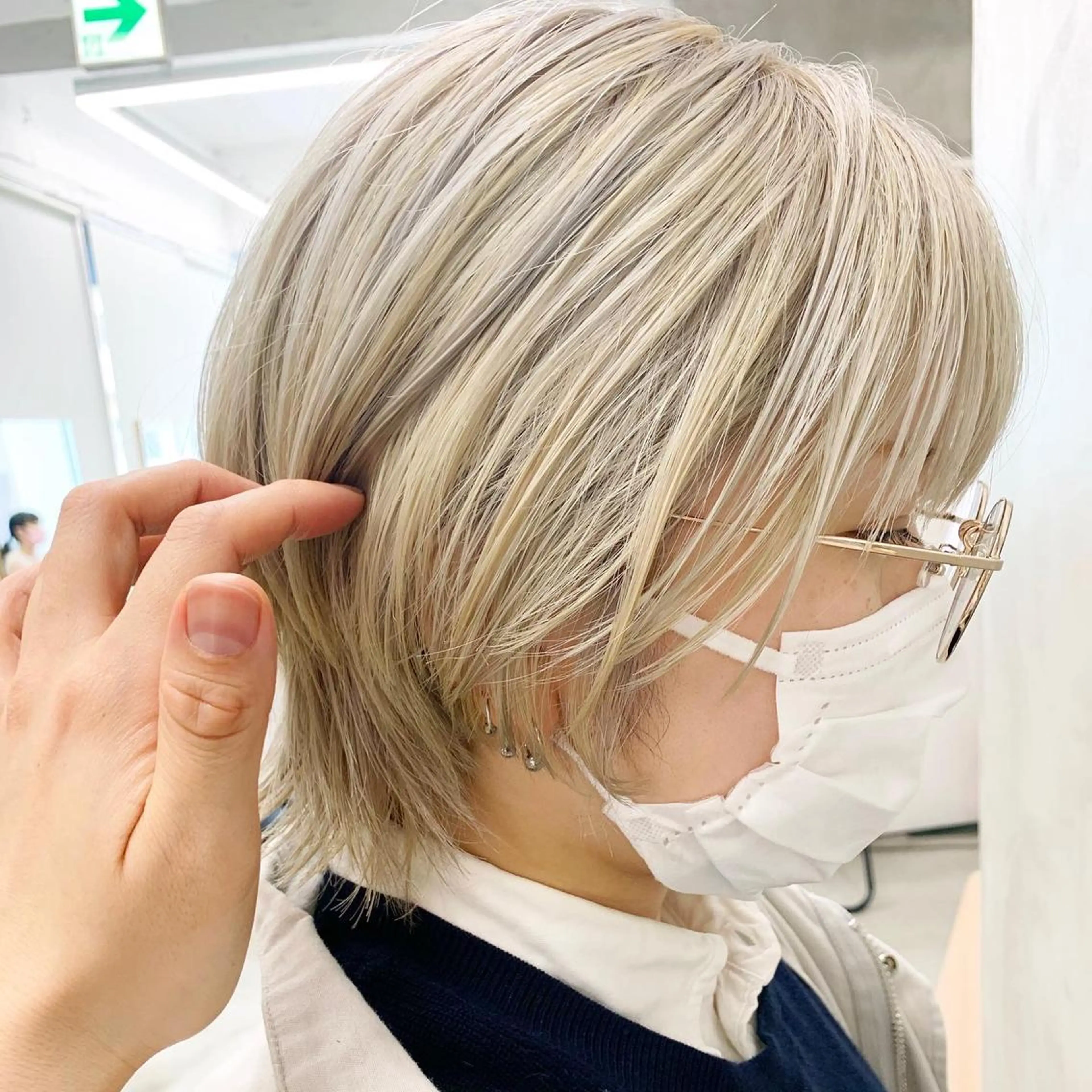 カラー 黒髪 ブリーチ ヘッドスパ (女性限定)🍋モエのヘアスタイル