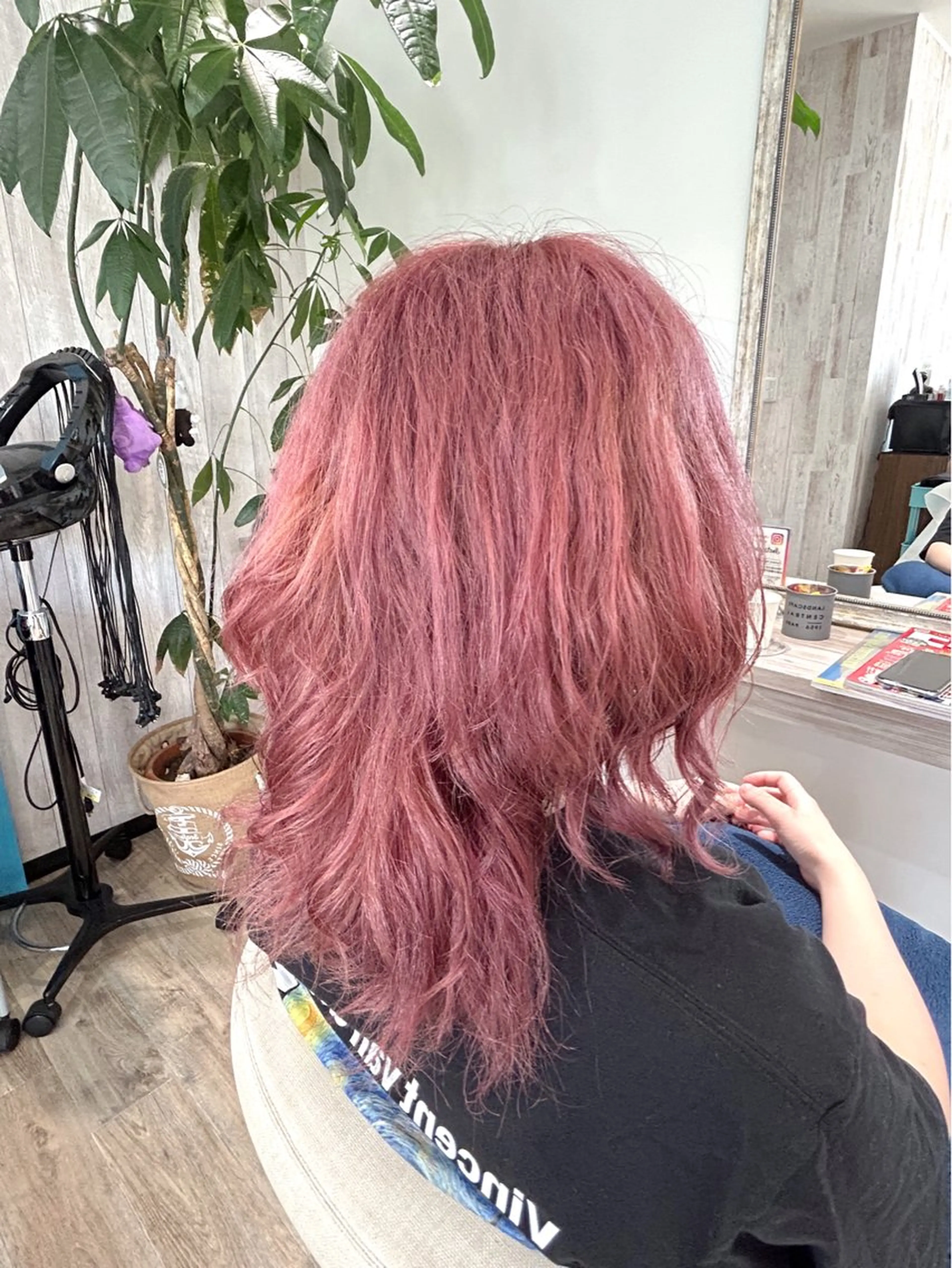 カラー ベージュカラー ブリーチ ピンクカラー ピンクベージュ 水口 琴絵のヘアスタイル