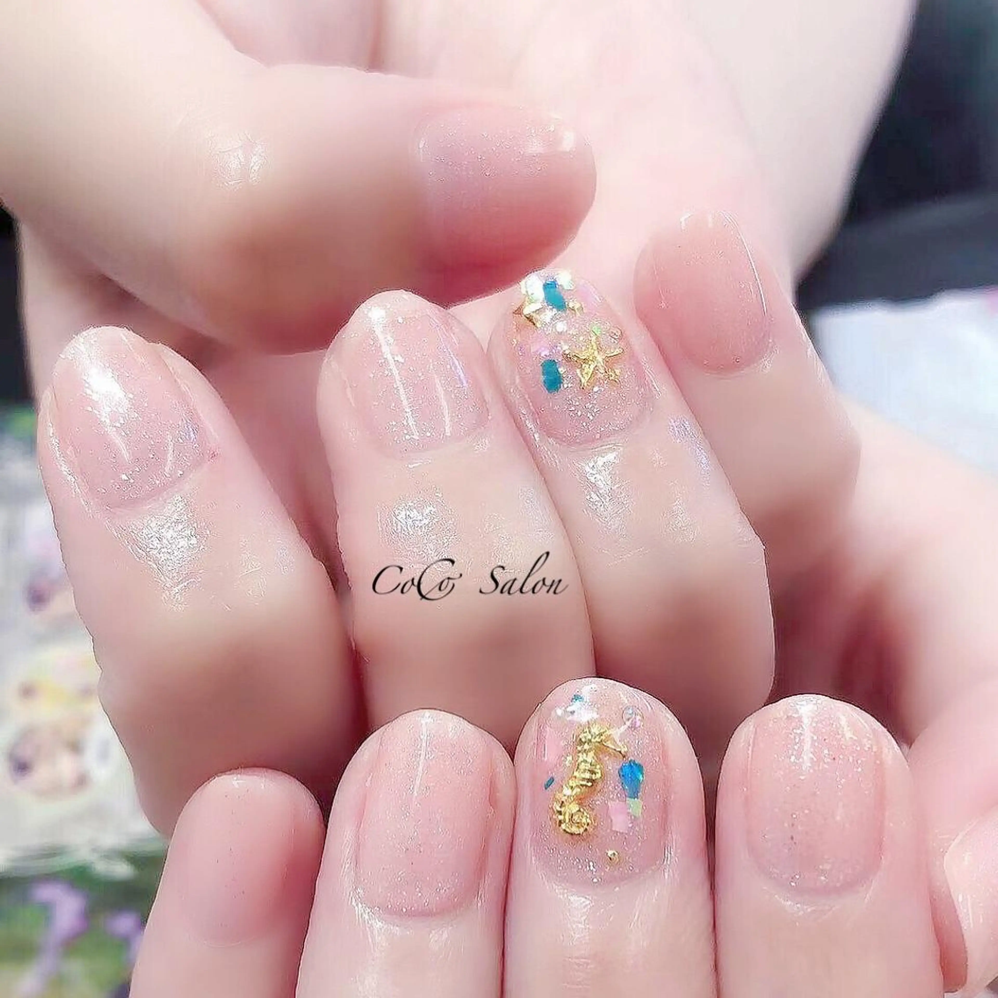 ネイル 長さ出し ジェルネイル キラキラネイル ラメ(グリッター) オフィスネイル ハンドネイル CoCoSalon ネイル/まつ毛予約のネイルデザイン