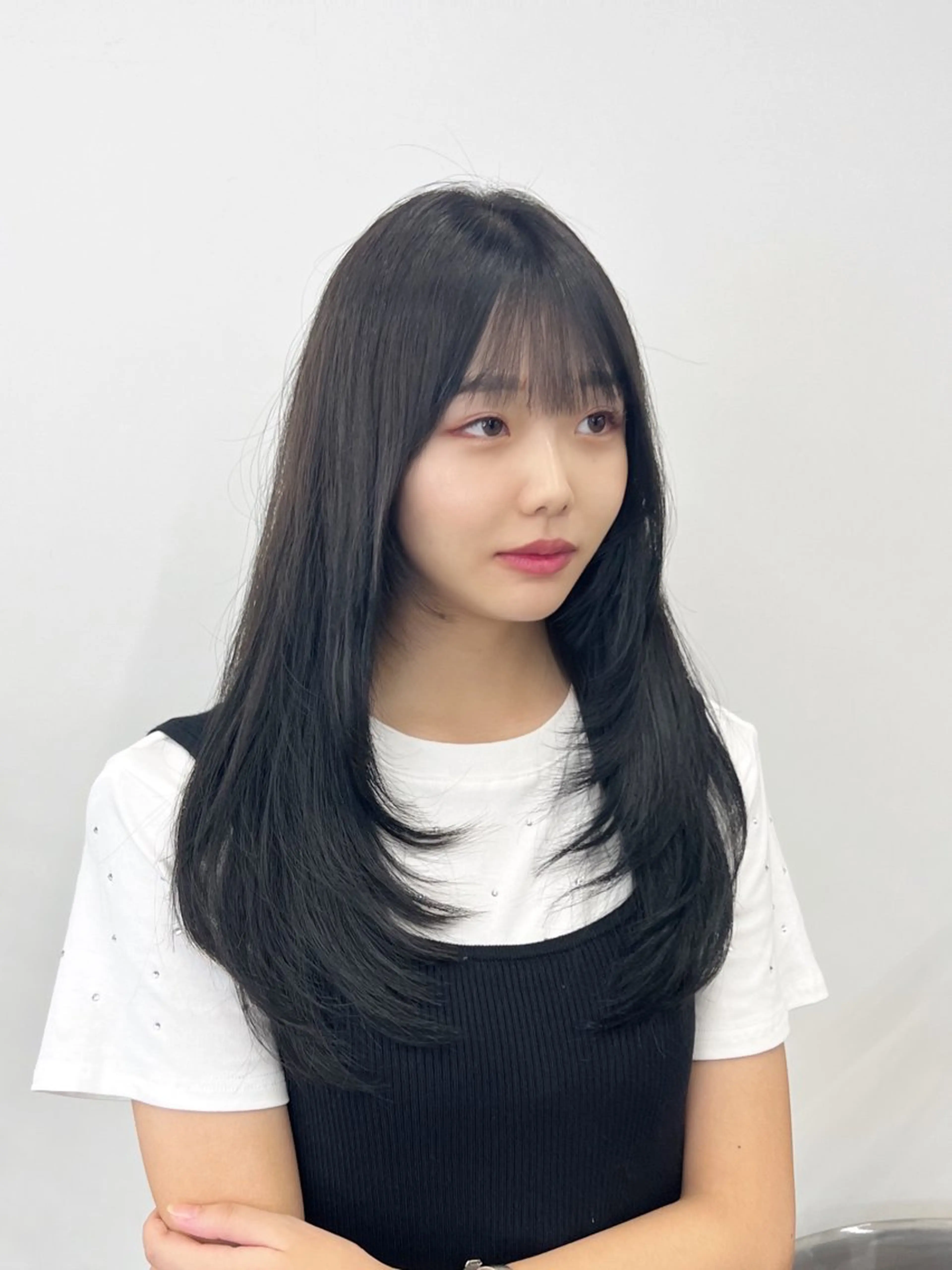 セミロング カラー パーマ ヘアアレンジ メンズ キッズ ネイル マツエク・マツパ メンズインナーカラー メンズ韓国風 黒髪 ブルーカラー ブルーブラック 渋谷レイヤーカット❌ 縮毛矯正専門/武田涼のヘアスタイル