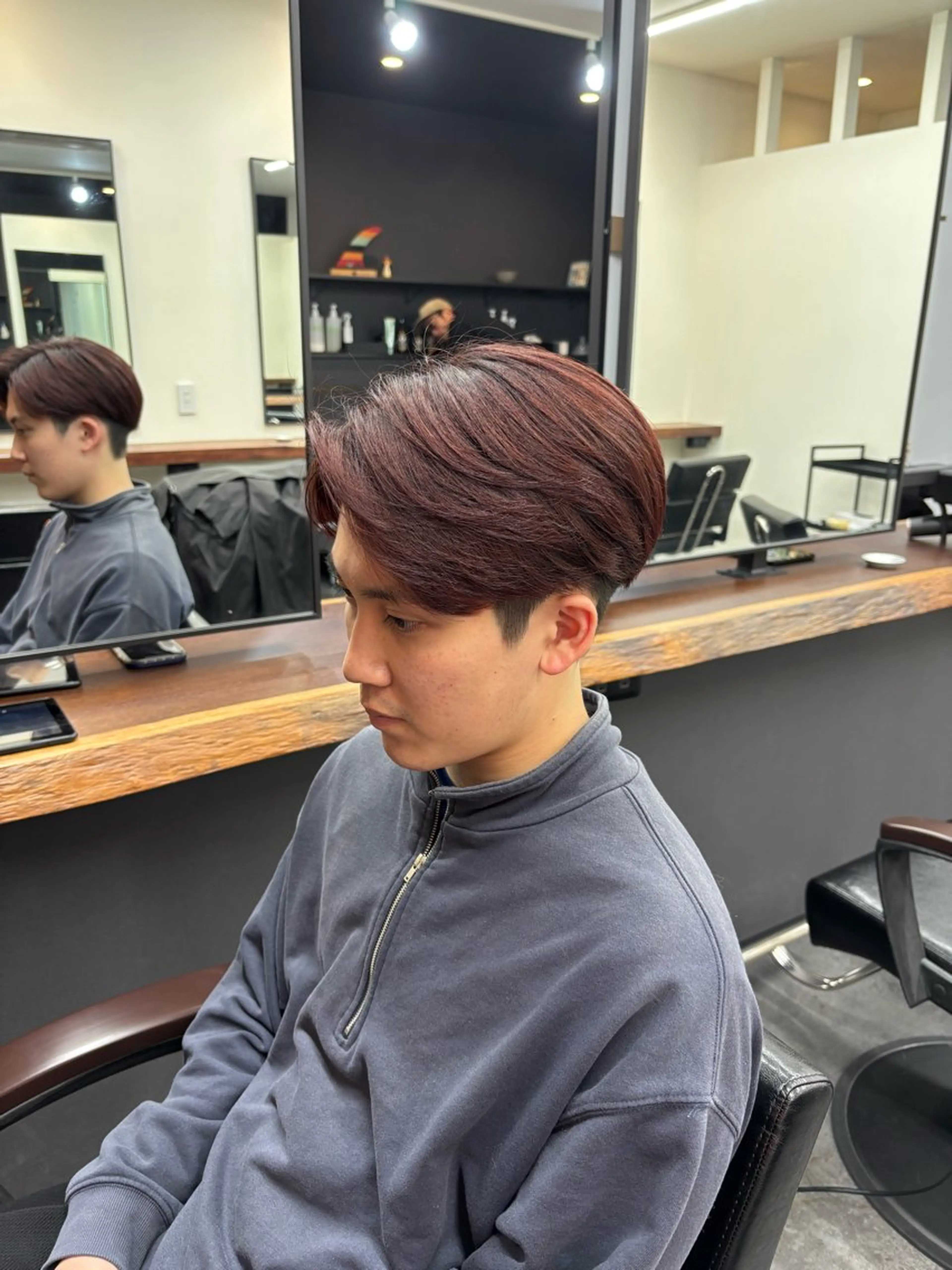 カラー メンズ センターパート フェードカット メンズハイトーン マッシュ メンズパーマ スパイキーパーマ 柏NO1 藤本葉のヘアスタイル