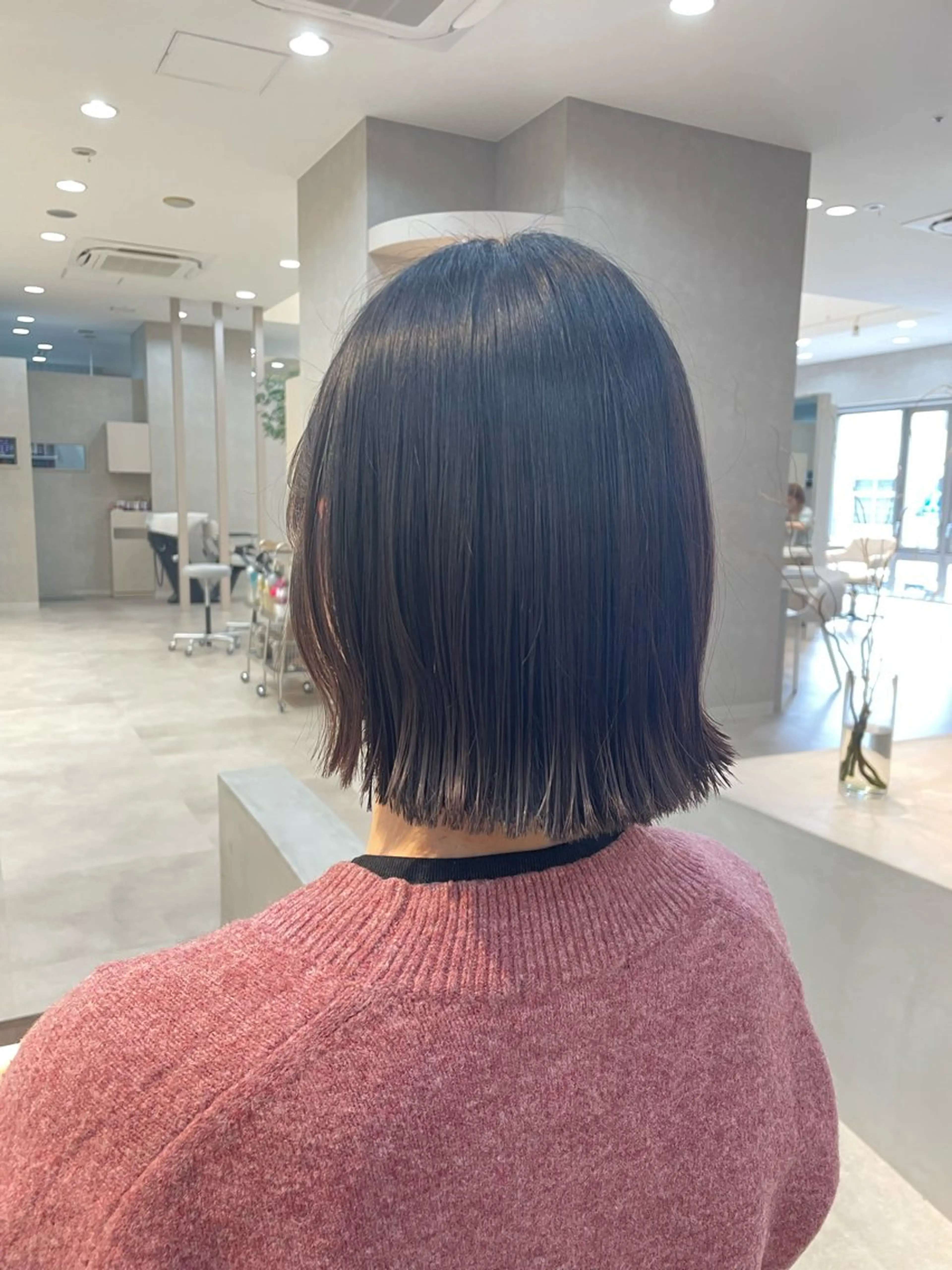ミディアム ボブ 外ハネヘア 吉川 コヒロのヘアスタイル