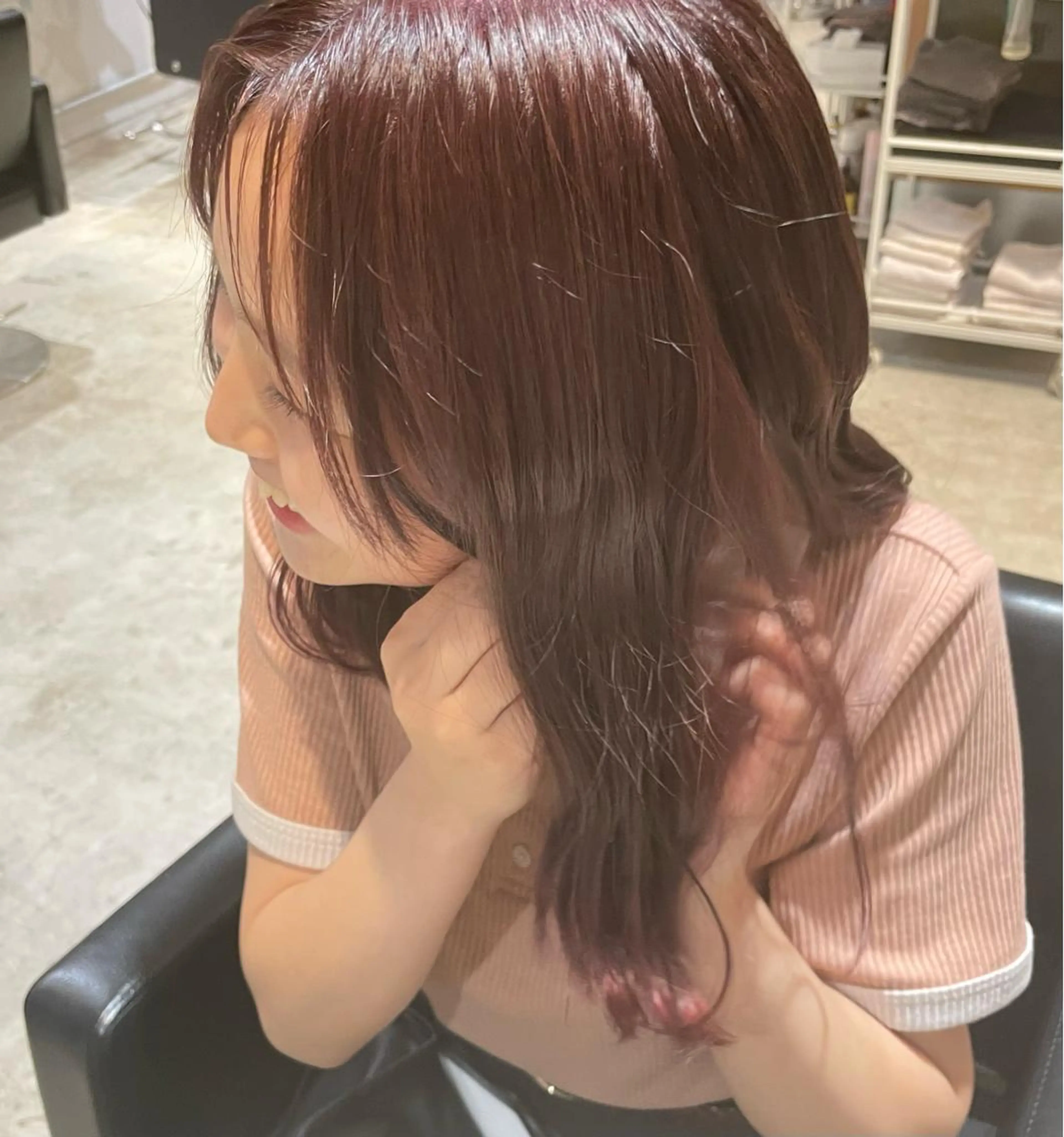 カラー ミルクティーベージュ ブリーチ🖤サヤカのヘアスタイル