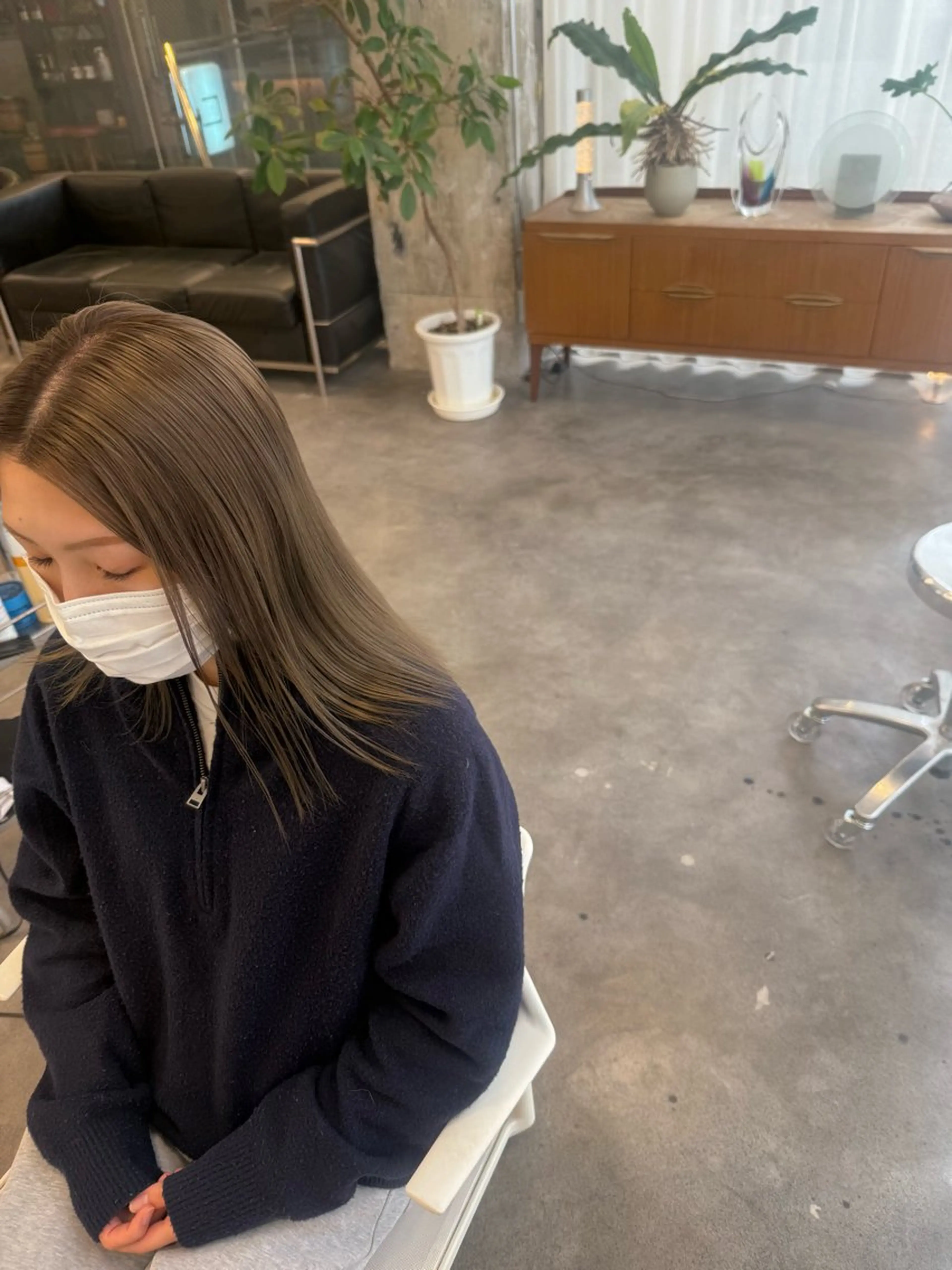 セミロング PACE所属・ayumi ／透明感カラーのヘアスタイル