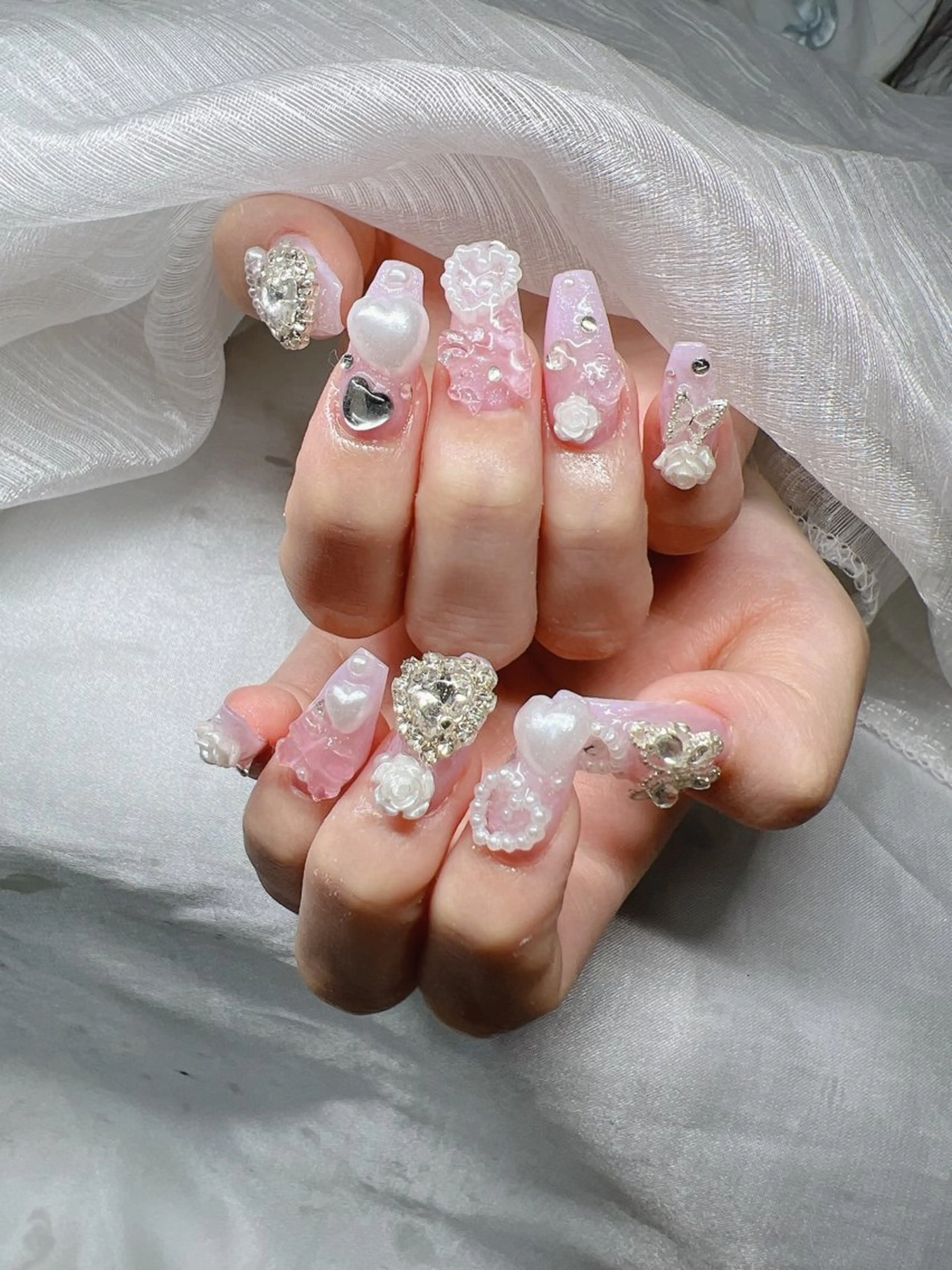 ネイル 長さ出し グラデーション 卒業式 キラキラネイル マグネットネイル ハンドネイル Lee Nailsのネイルデザイン