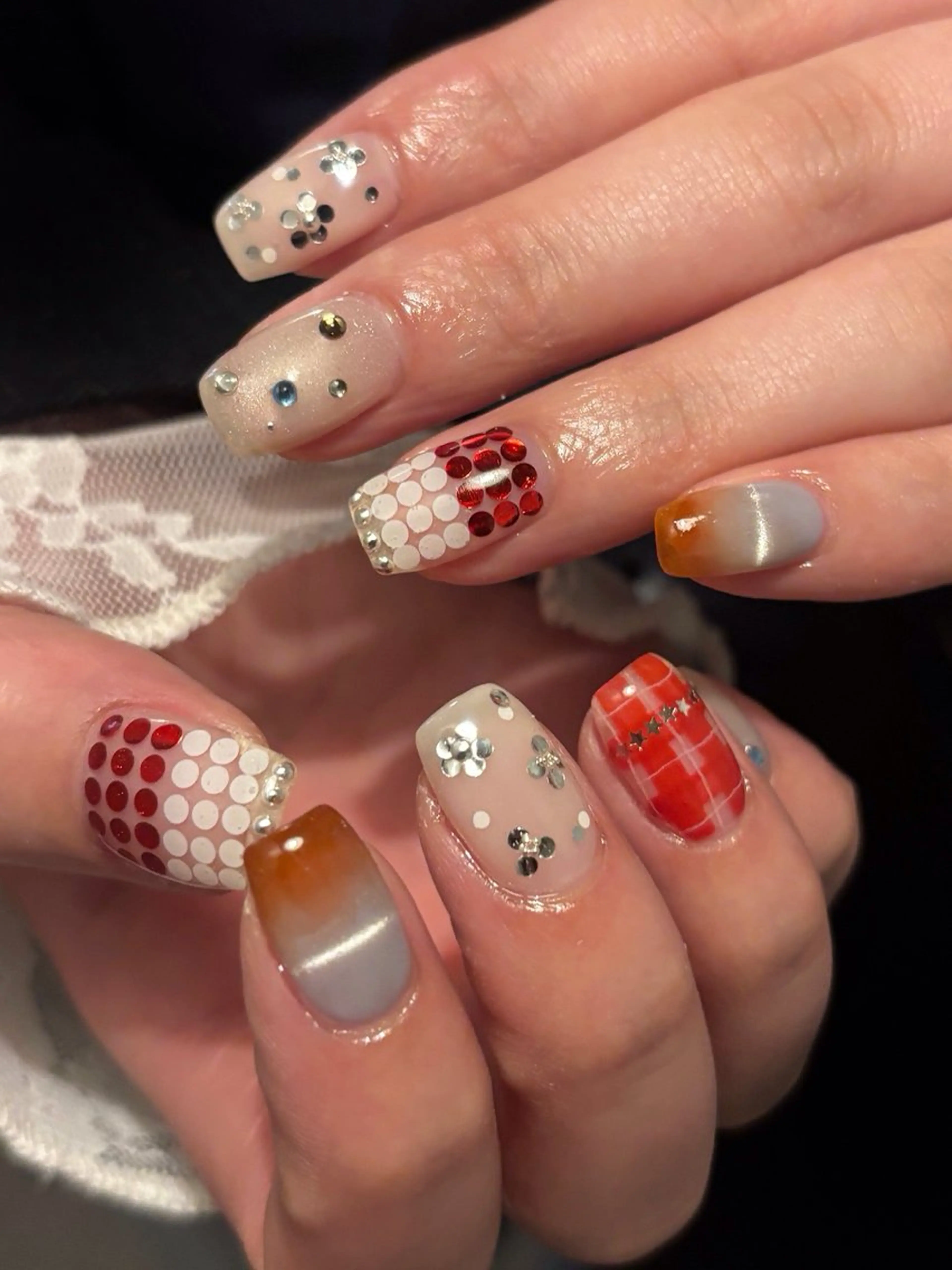 ネイル 赤色 ハンドネイル sister  mohawk所属・chika ／ nailのネイルデザイン