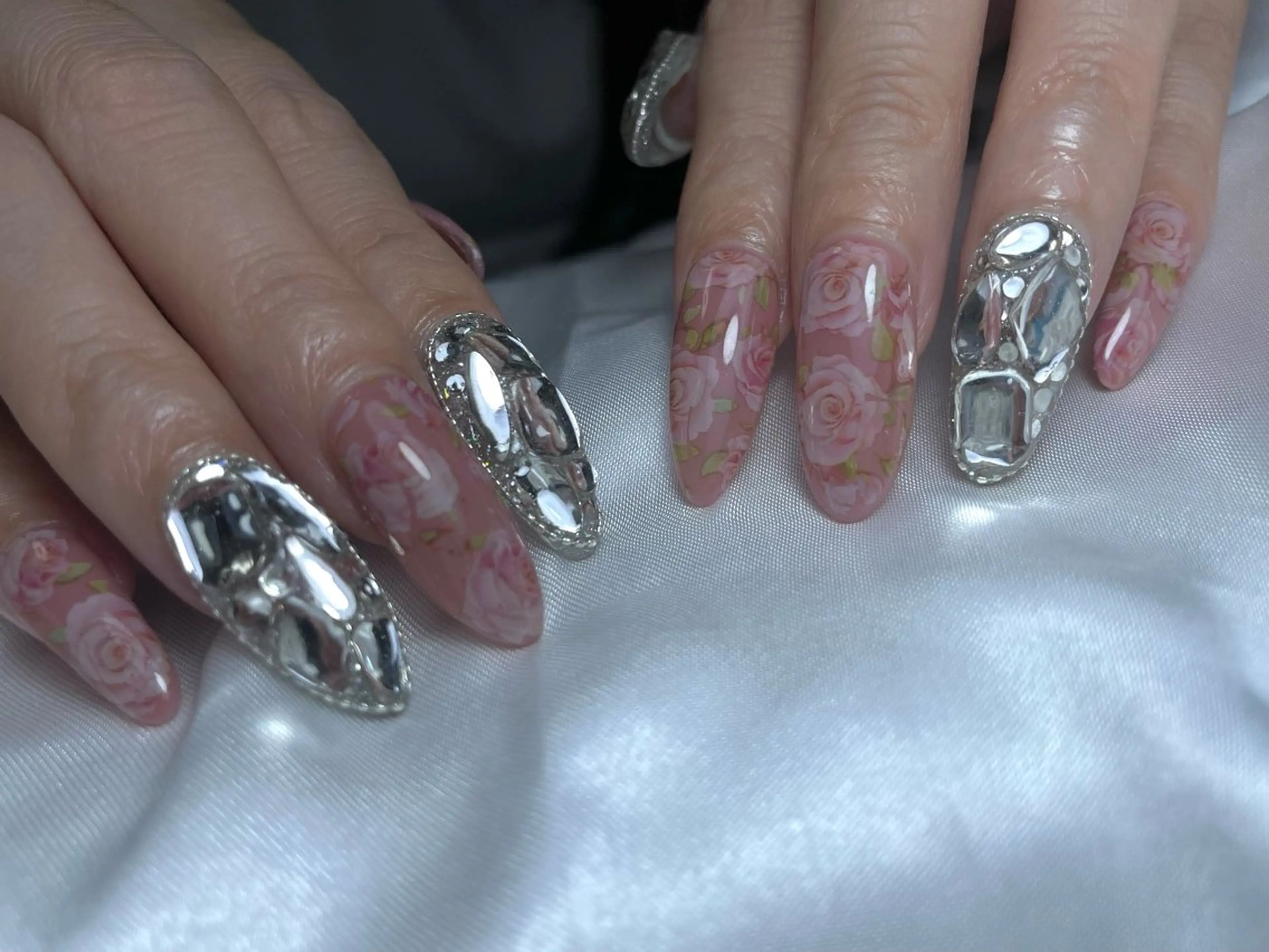 ネイル アートネイル ハンドネイル alma (アルマ)のネイルデザイン