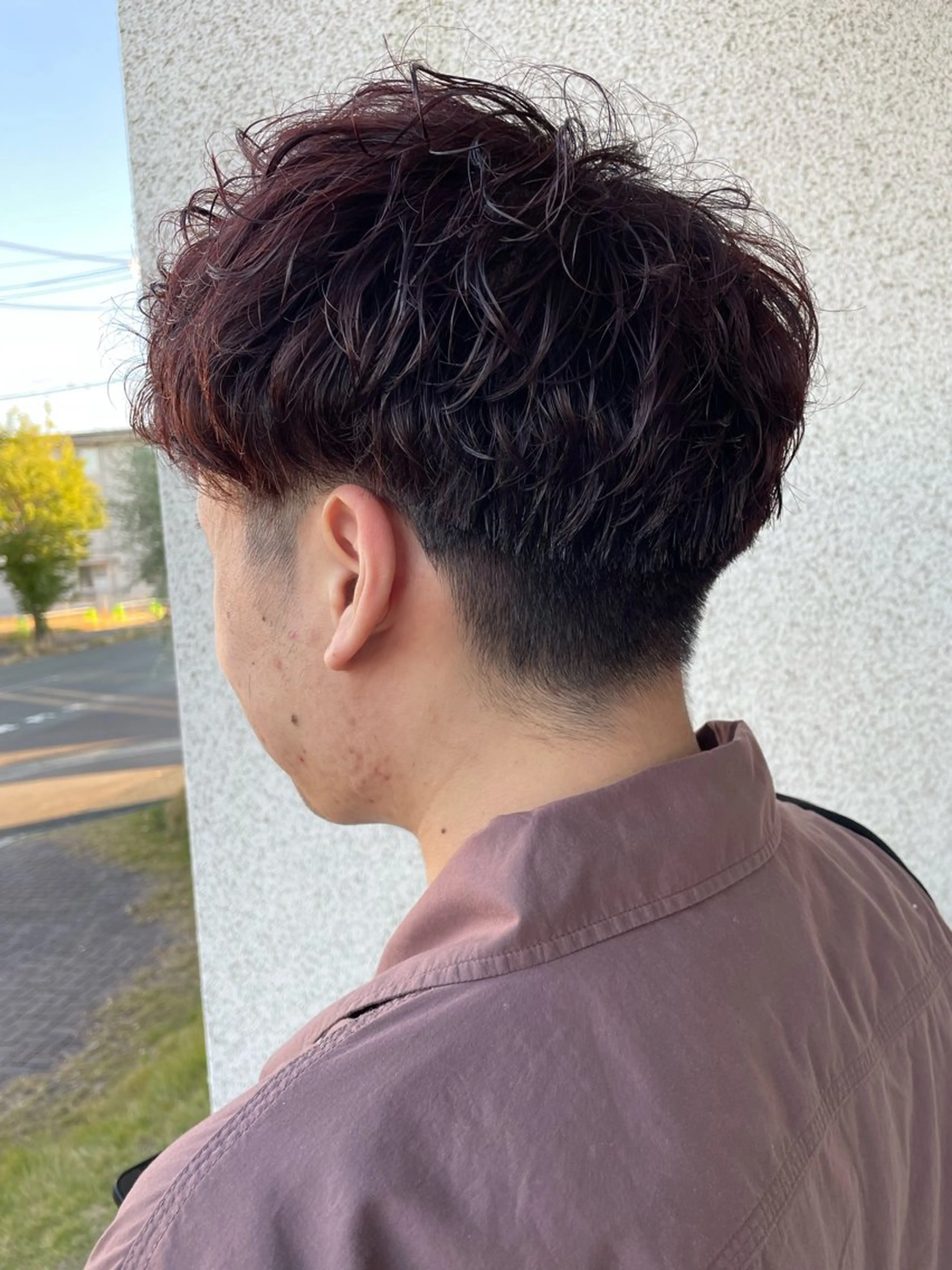 ショート カラー ボルドーカラー ツイストパーマ 藤村 翔充のヘアスタイル