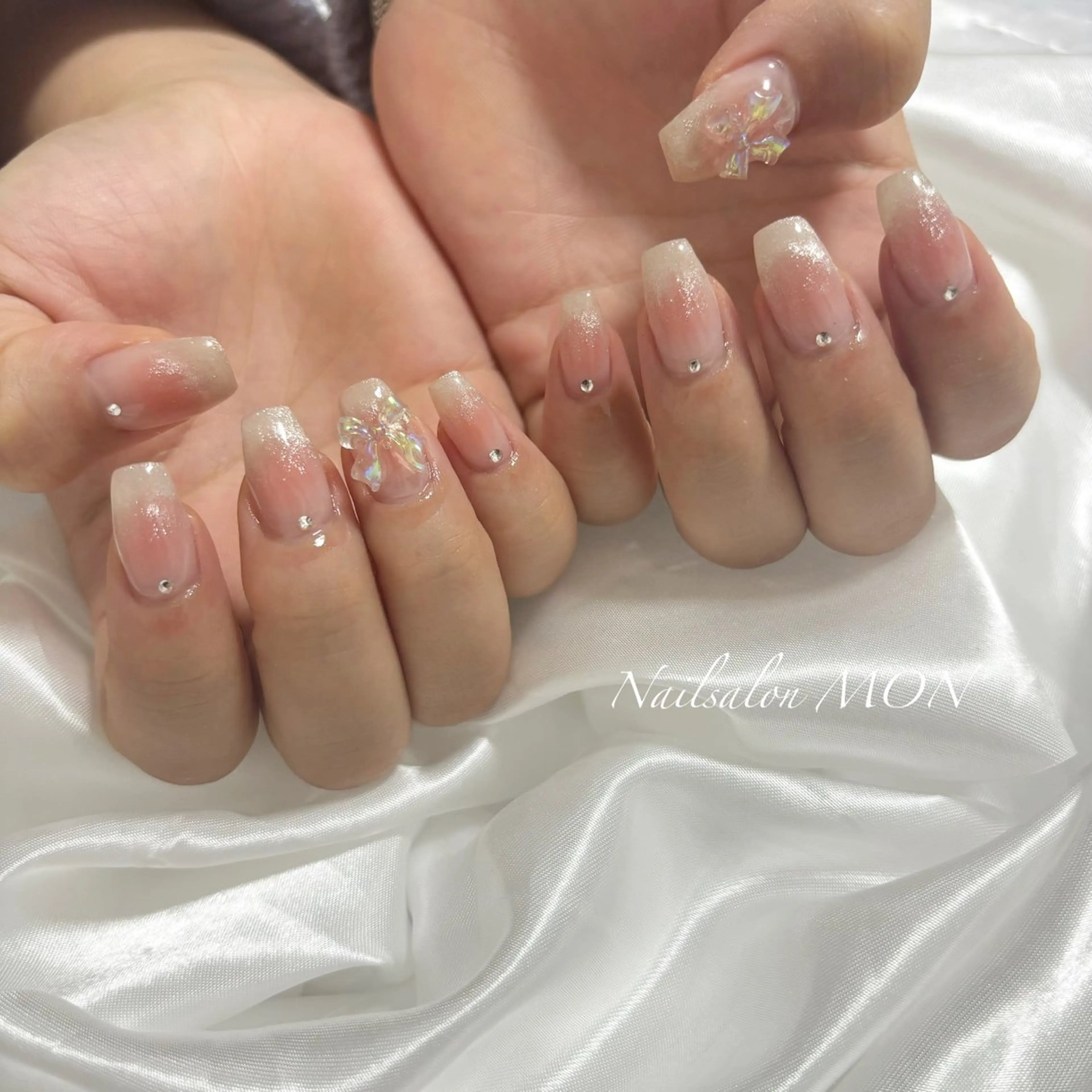 ネイル ストーンネイル ハンドネイル Nailsalon MONのネイルデザイン