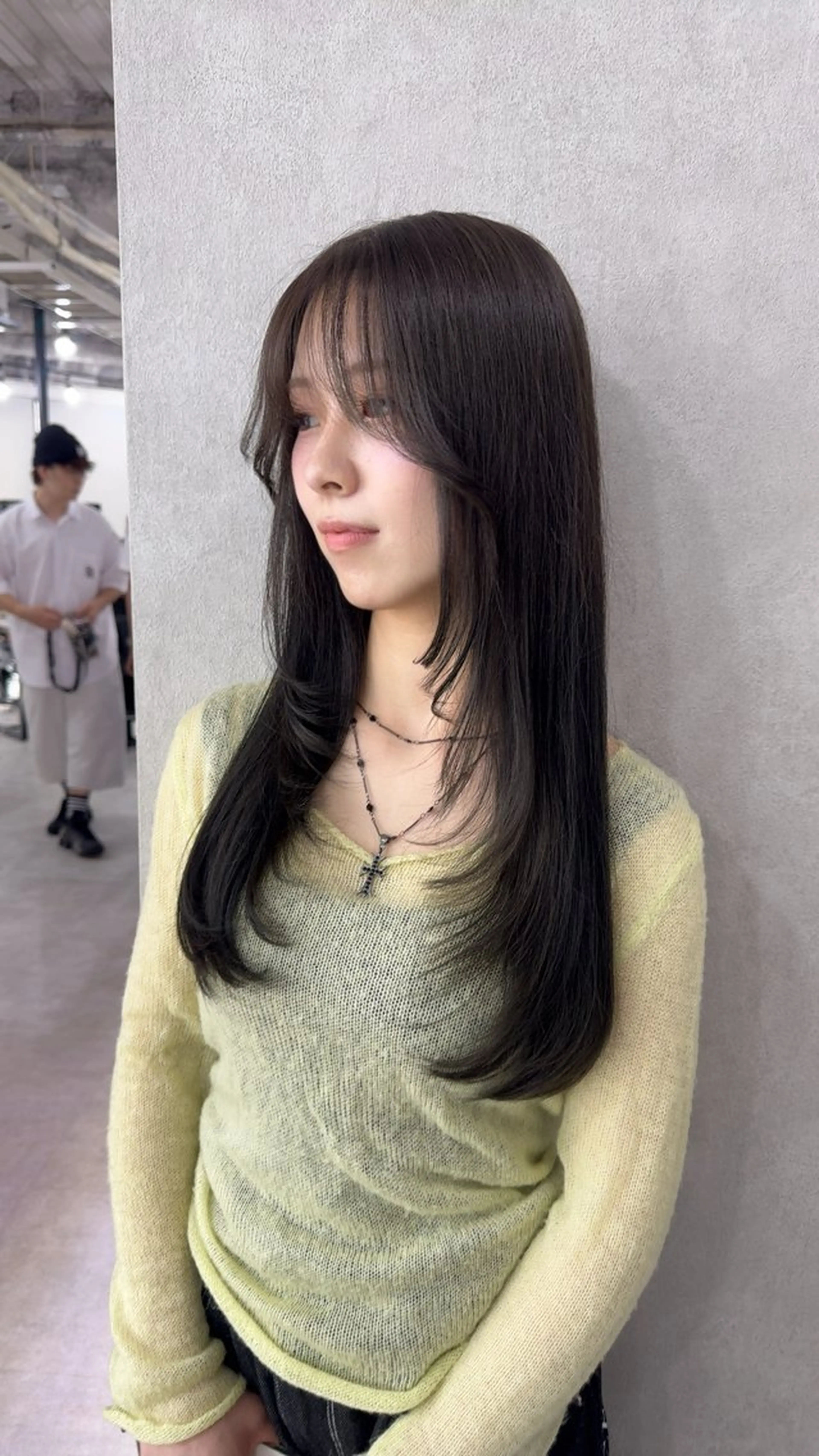 ロング カラー アッシュ アッシュブラウン ベージュカラー 黒髪 ブリーチ カット ヘアカラー トリートメント 赤み無し柔らかカラー 【梅田】madokaのヘアスタイル