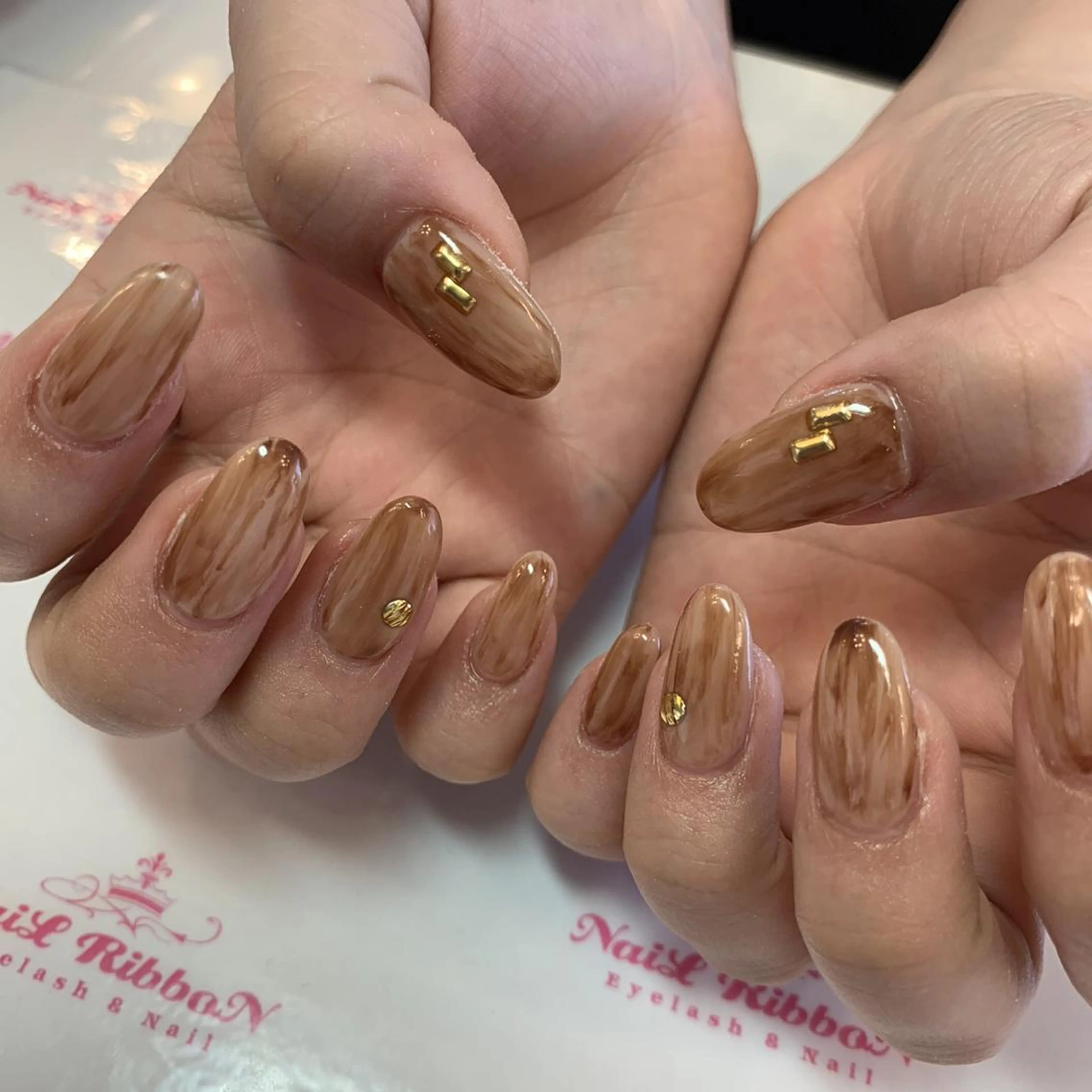 ネイル ネイルリボン 受付スタッフのネイルデザイン