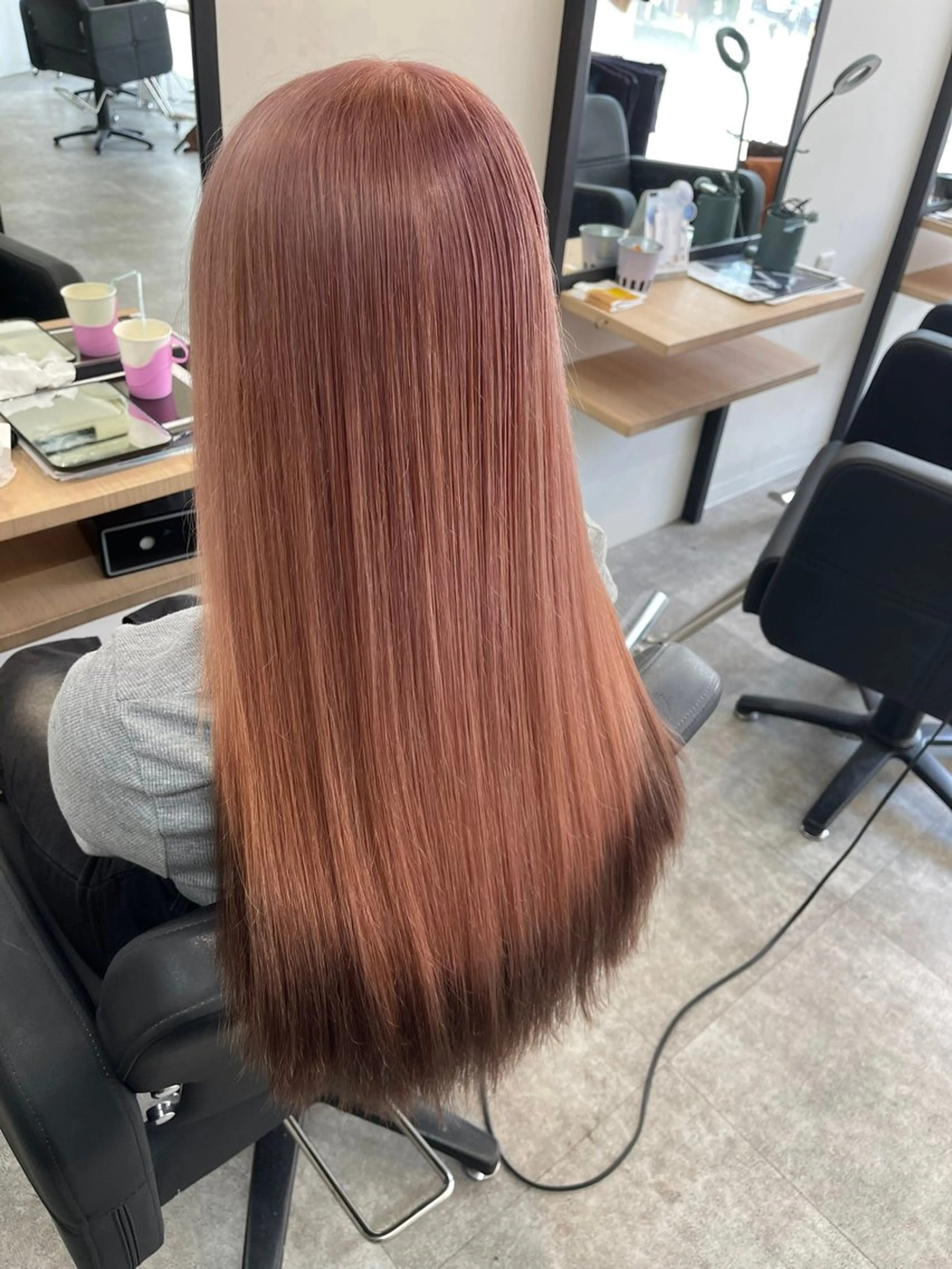 ロング ブリーチ縮毛矯正 LAFFYuiのヘアスタイル