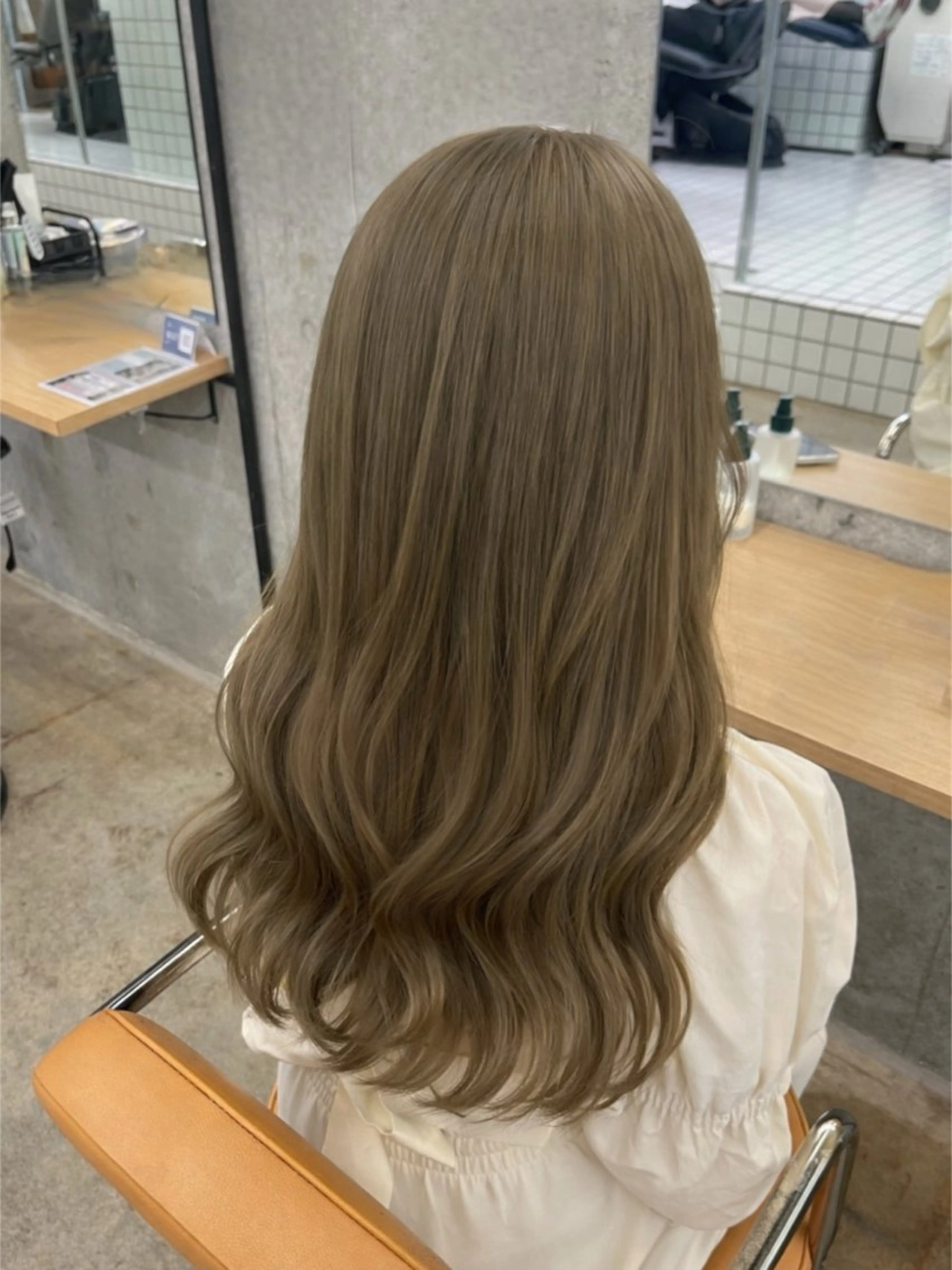 カラー ヘアカラー トリートメント ブリーチカラー×艶 🍨mihoのヘアスタイル