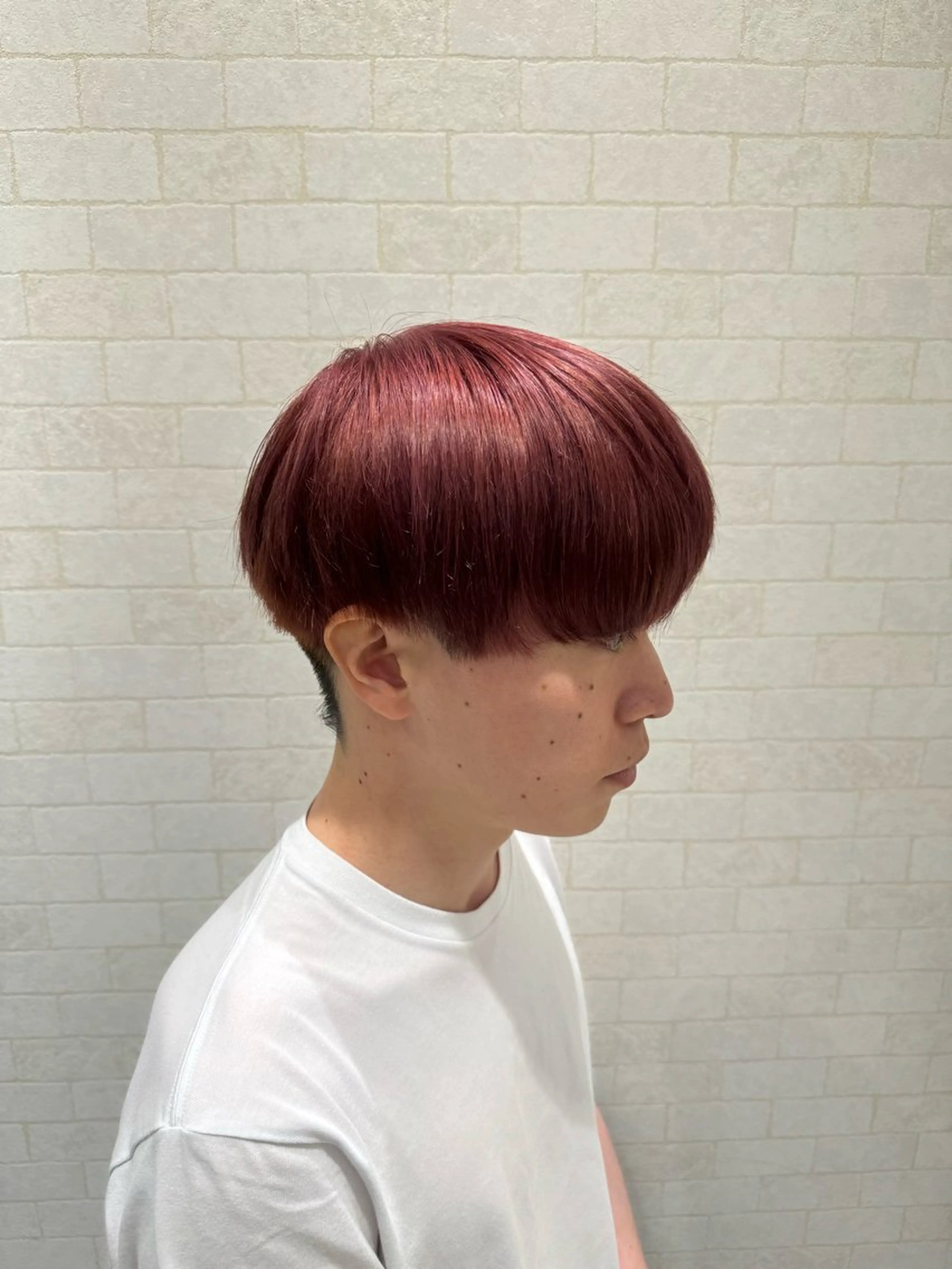 カラー メンズ メンズブリーチ ベージュカラー ブリーチ EARTH勝田台 吉永嵐のヘアスタイル