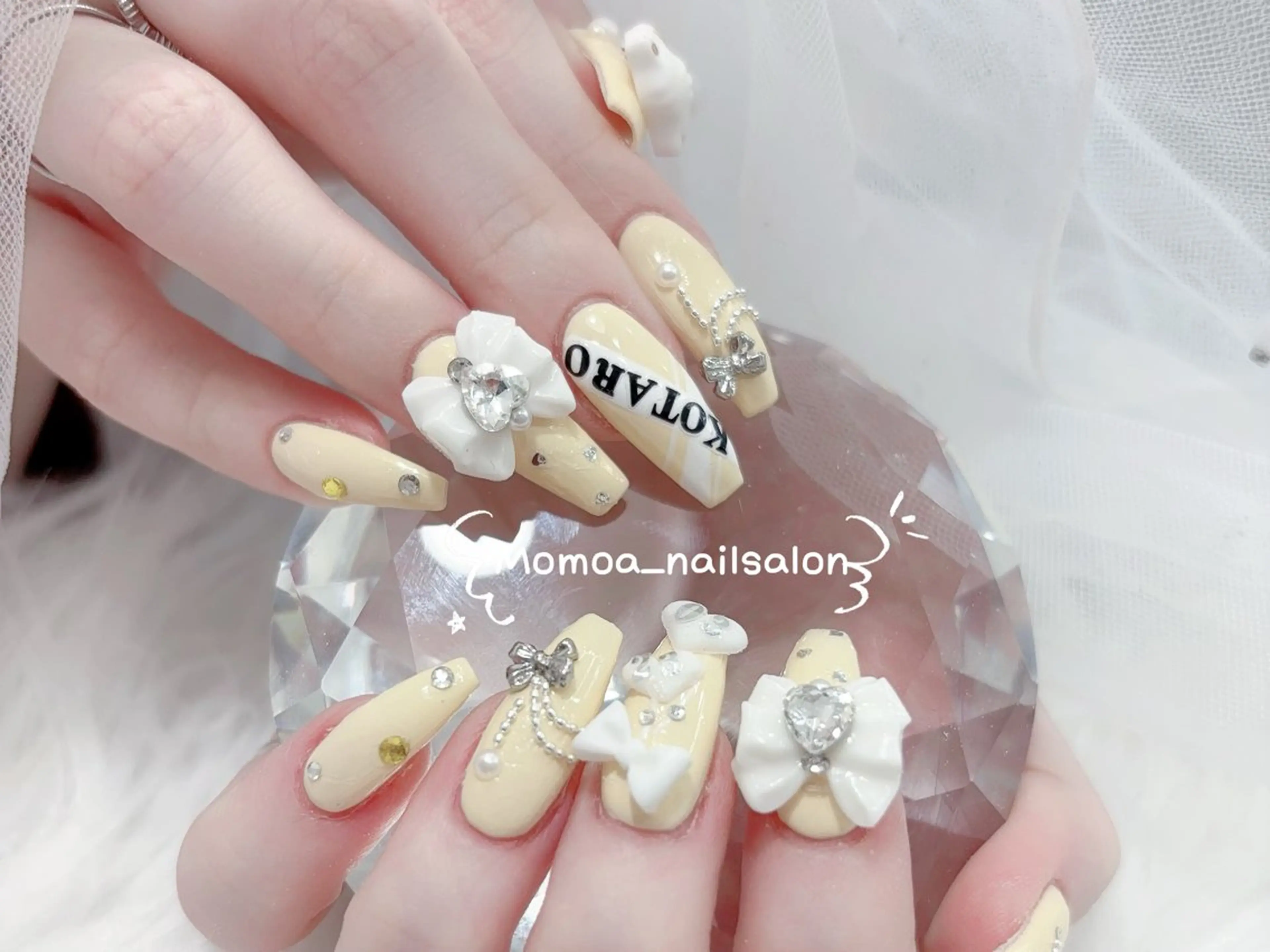 ネイル 成人式 ロングネイル マグネットネイル 大理石ネイル(マーブル) リボン ハンドネイル MoMoA Nail ネイル長さ出し専門店のネイルデザイン