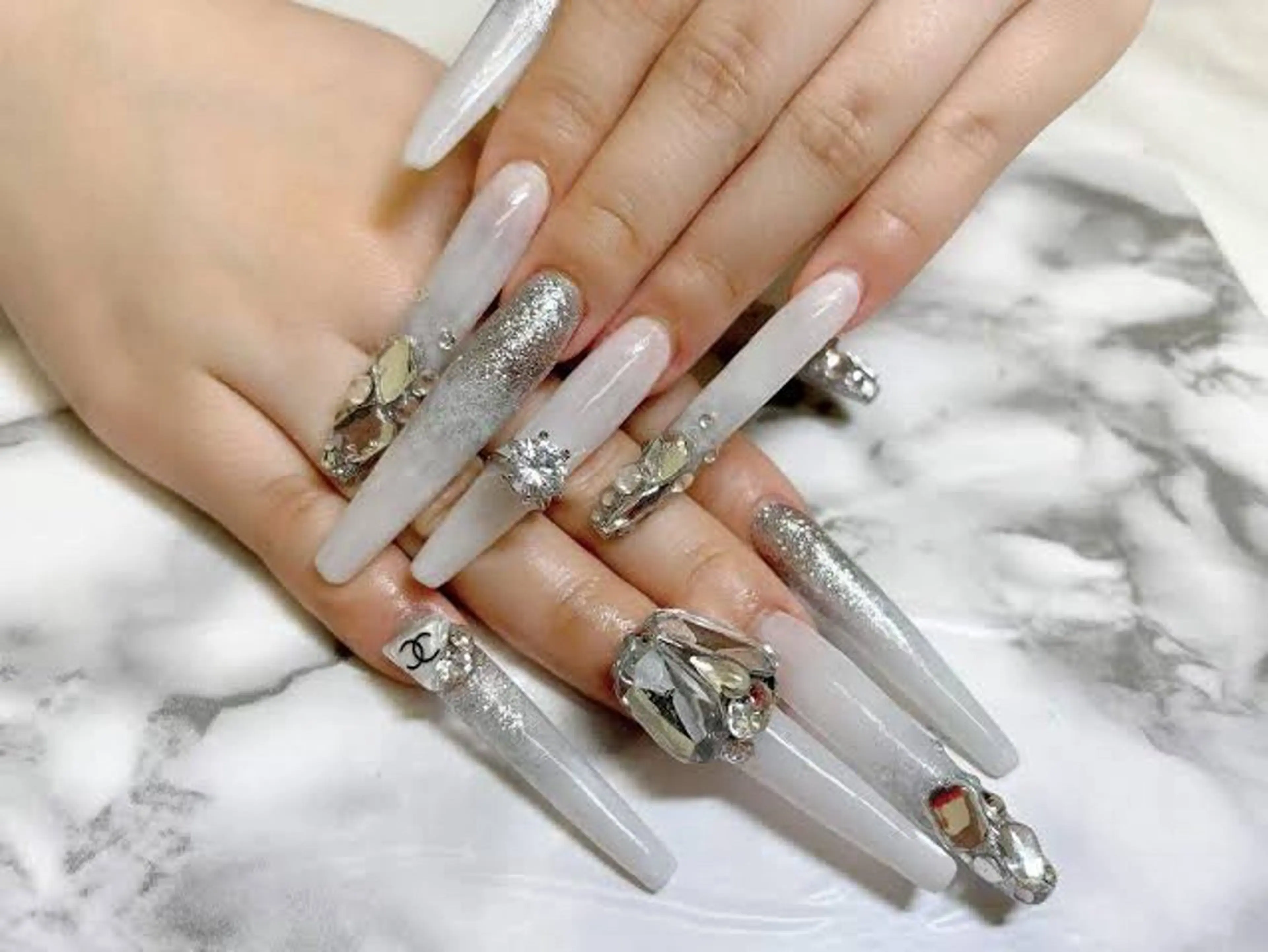 ネイル オーロラネイル チークネイル 長さ出し フットネイル フレンチネイル Lee Nails チップ長さだし専門店のネイルデザイン