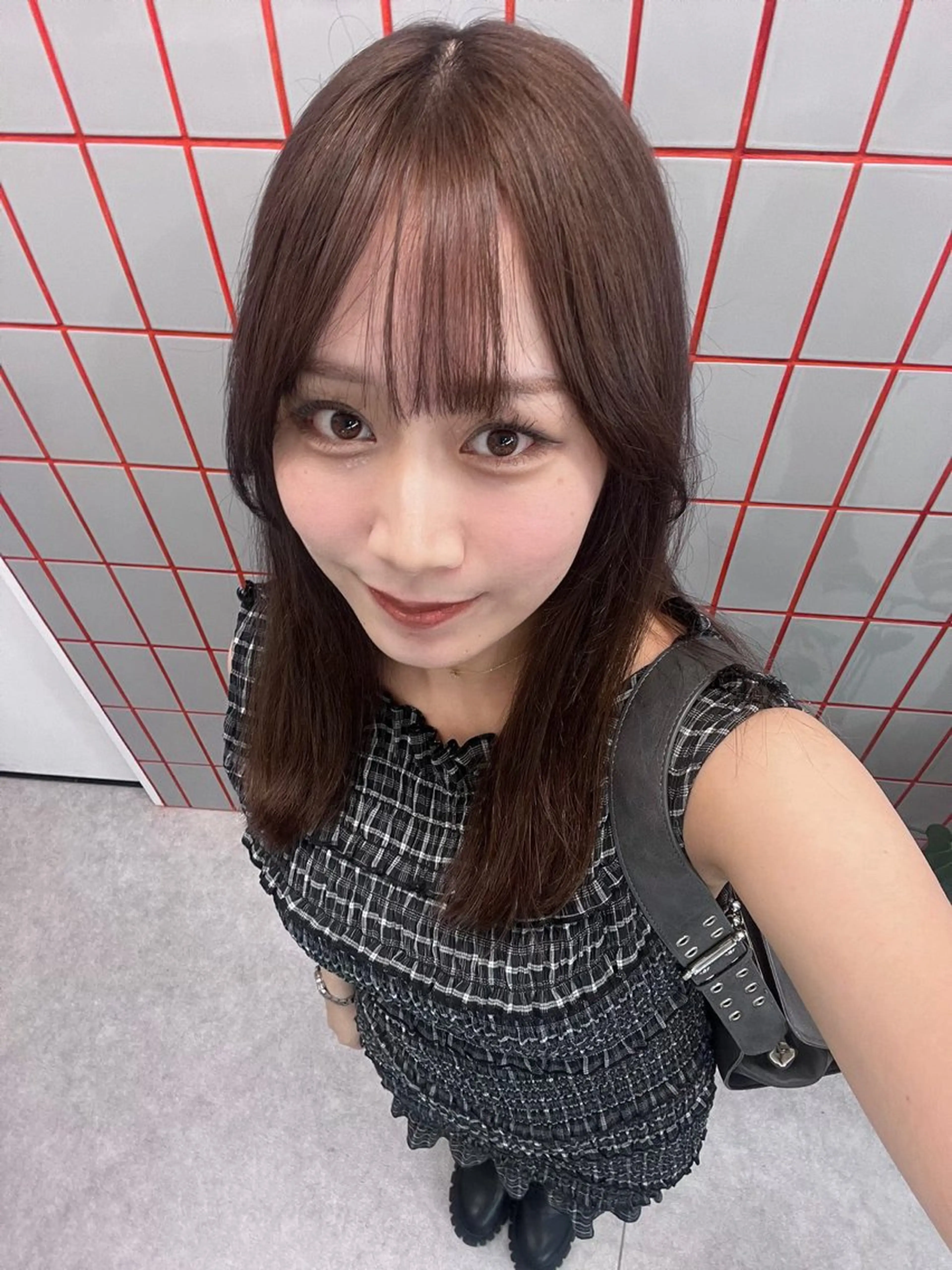 ミディアム カラー アッシュ ベージュカラー ブリーチ ブロンド ブロンドベージュ 💍透明感 💖艶ミルクティーのヘアスタイル